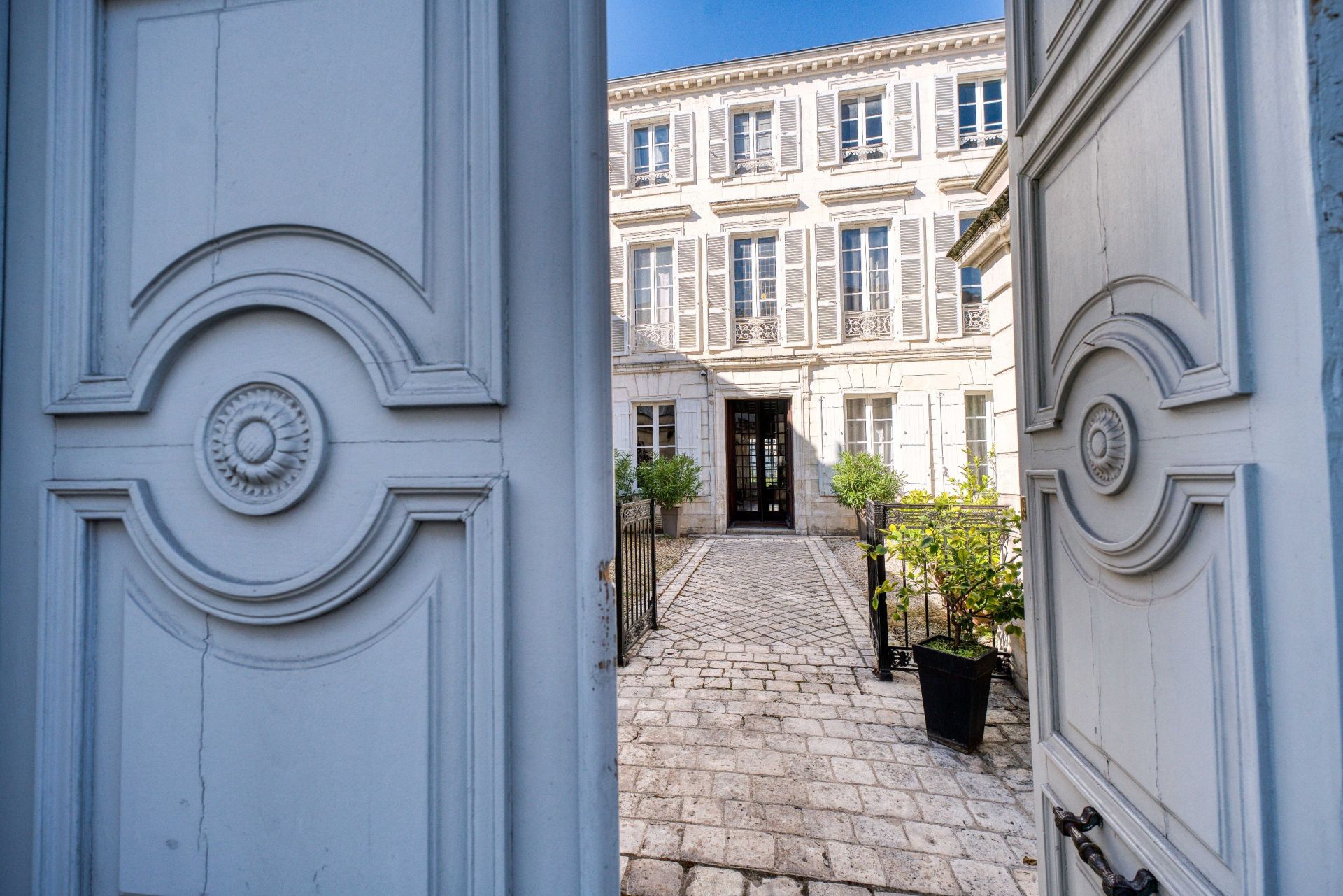hôtel particulier 15 Pièces en vente sur LA ROCHELLE (17000)