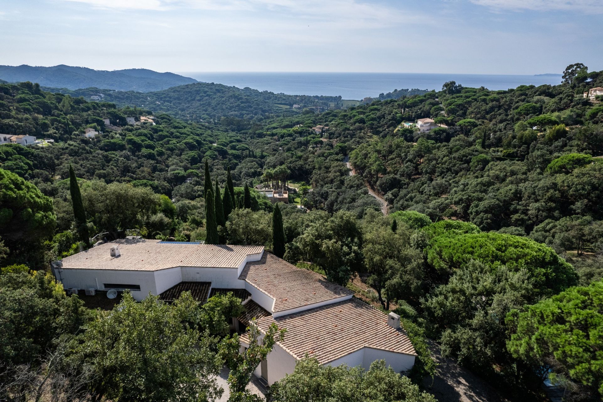 contemporary house 9 Rooms for sale on LA CROIX VALMER (83420)