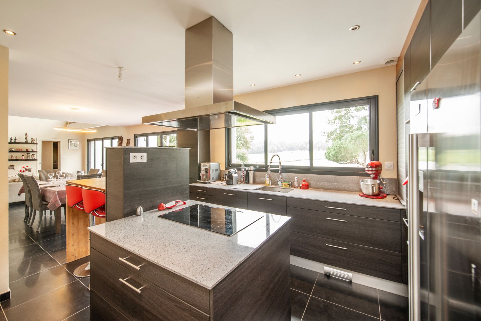 contemporary house 7 Rooms for sale on NESMY (85310)