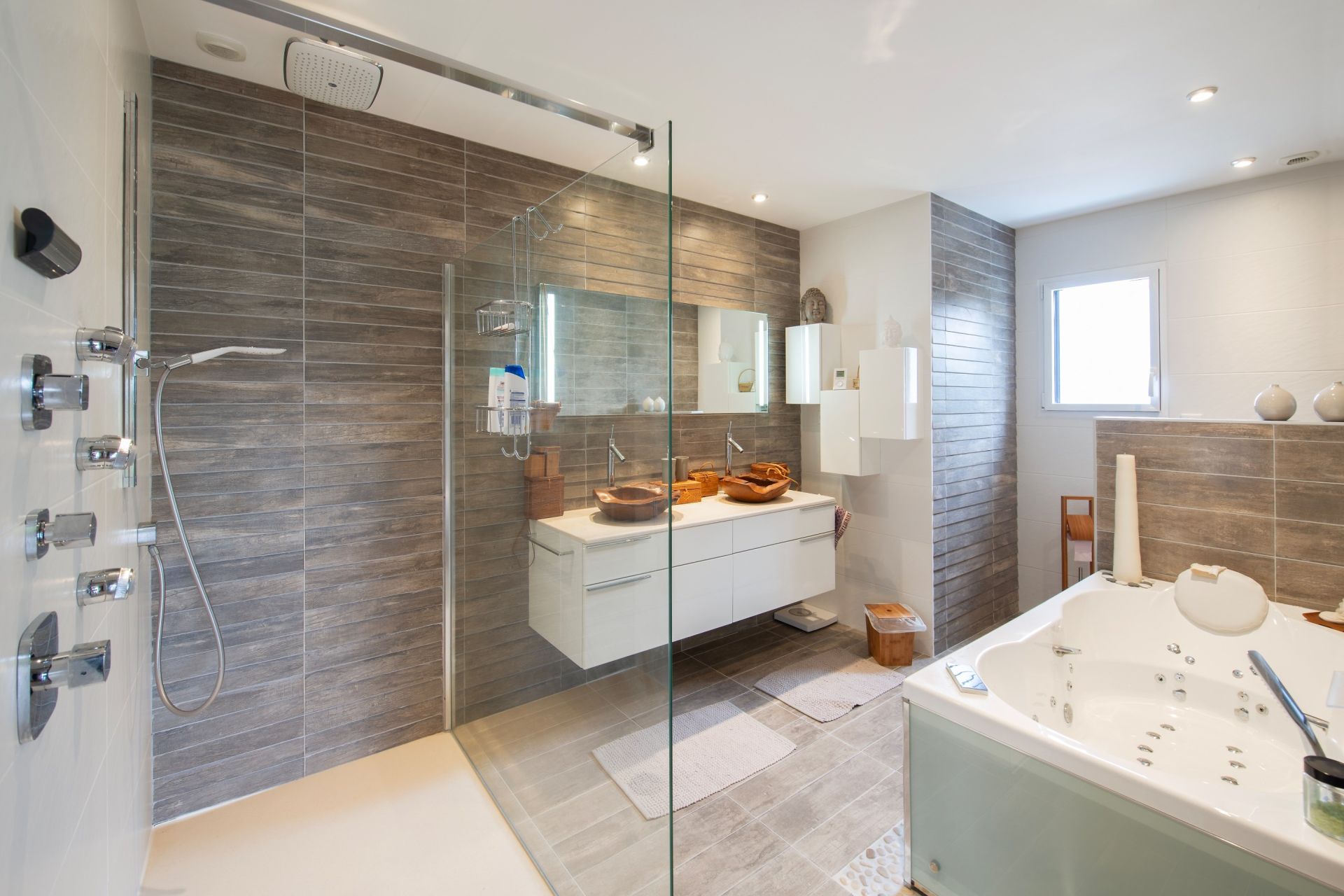 contemporary house 7 Rooms for sale on NESMY (85310)