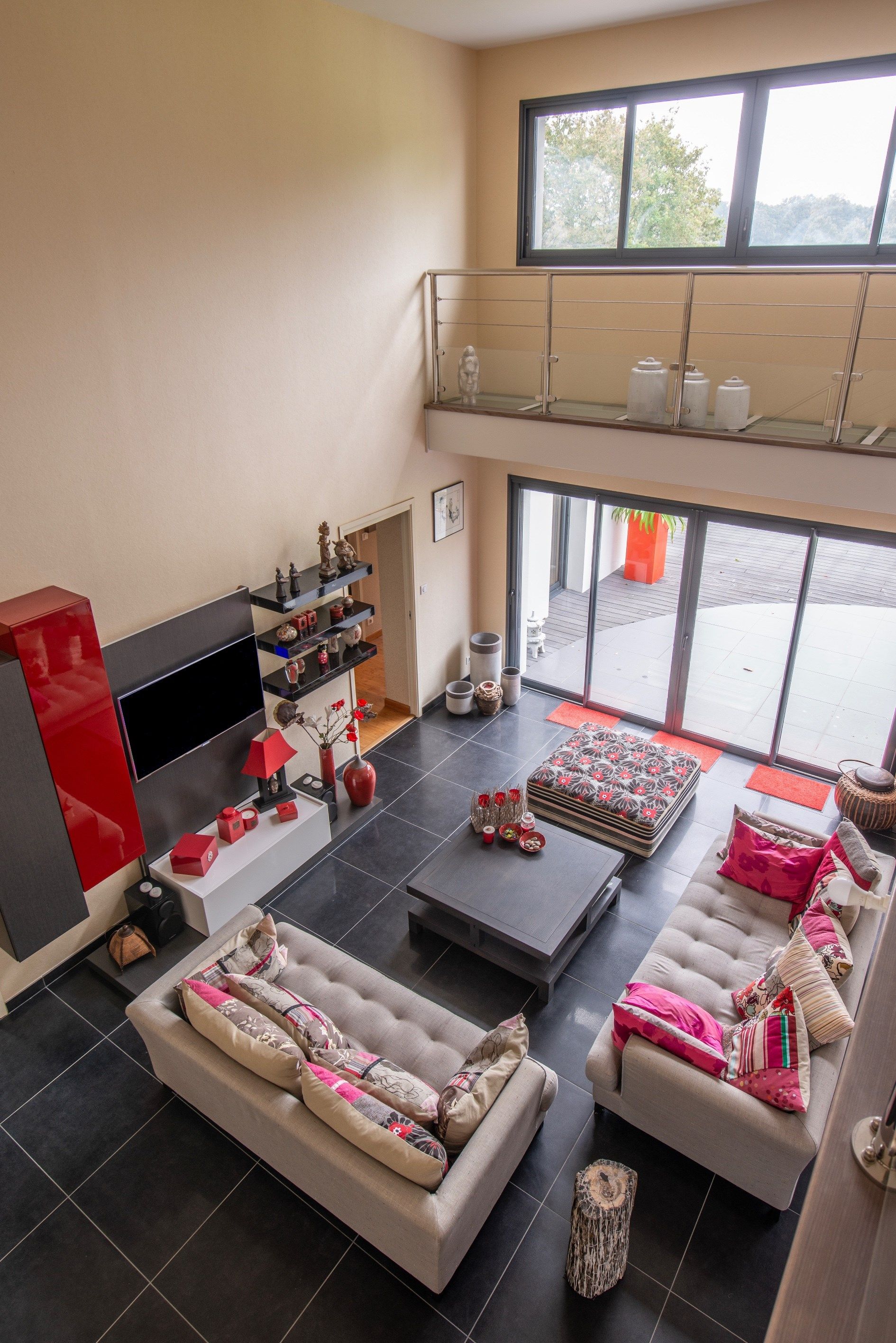 contemporary house 7 Rooms for sale on NESMY (85310)