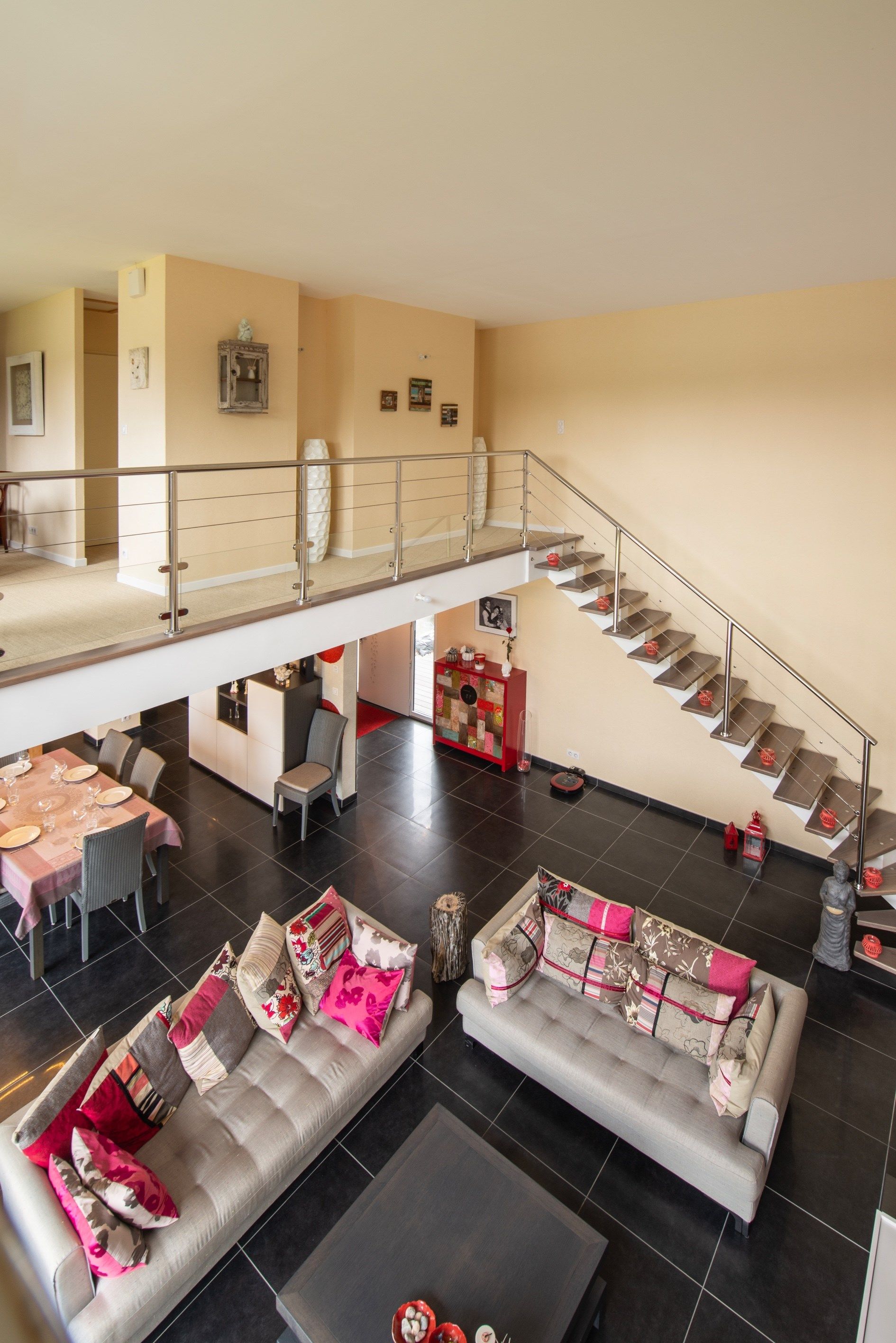 contemporary house 7 Rooms for sale on NESMY (85310)