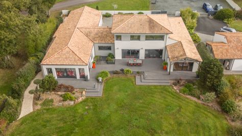 Sale Contemporary house Nesmy 7&nbsp;Rooms 296&nbsp;m²