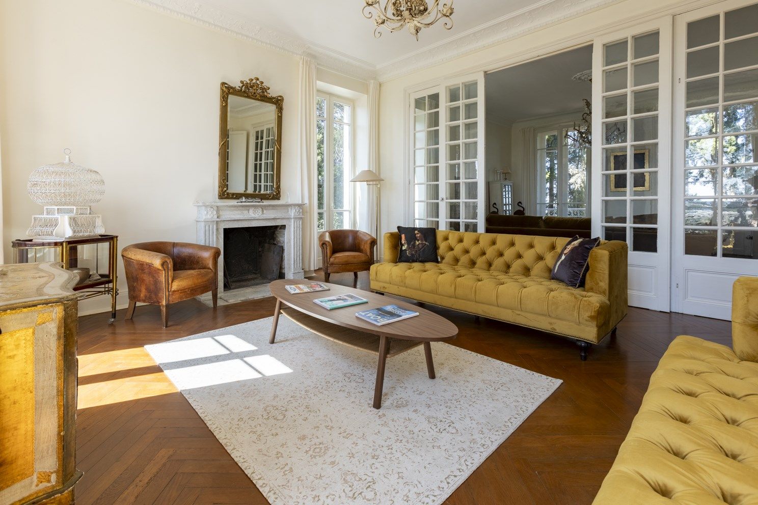 mansion 8 Rooms for sale on CASTELNAUDARY (11400)