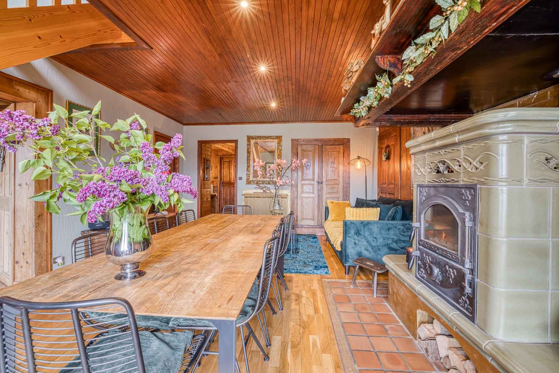 luxury house 9 Rooms for sale on TANINGES (74440)