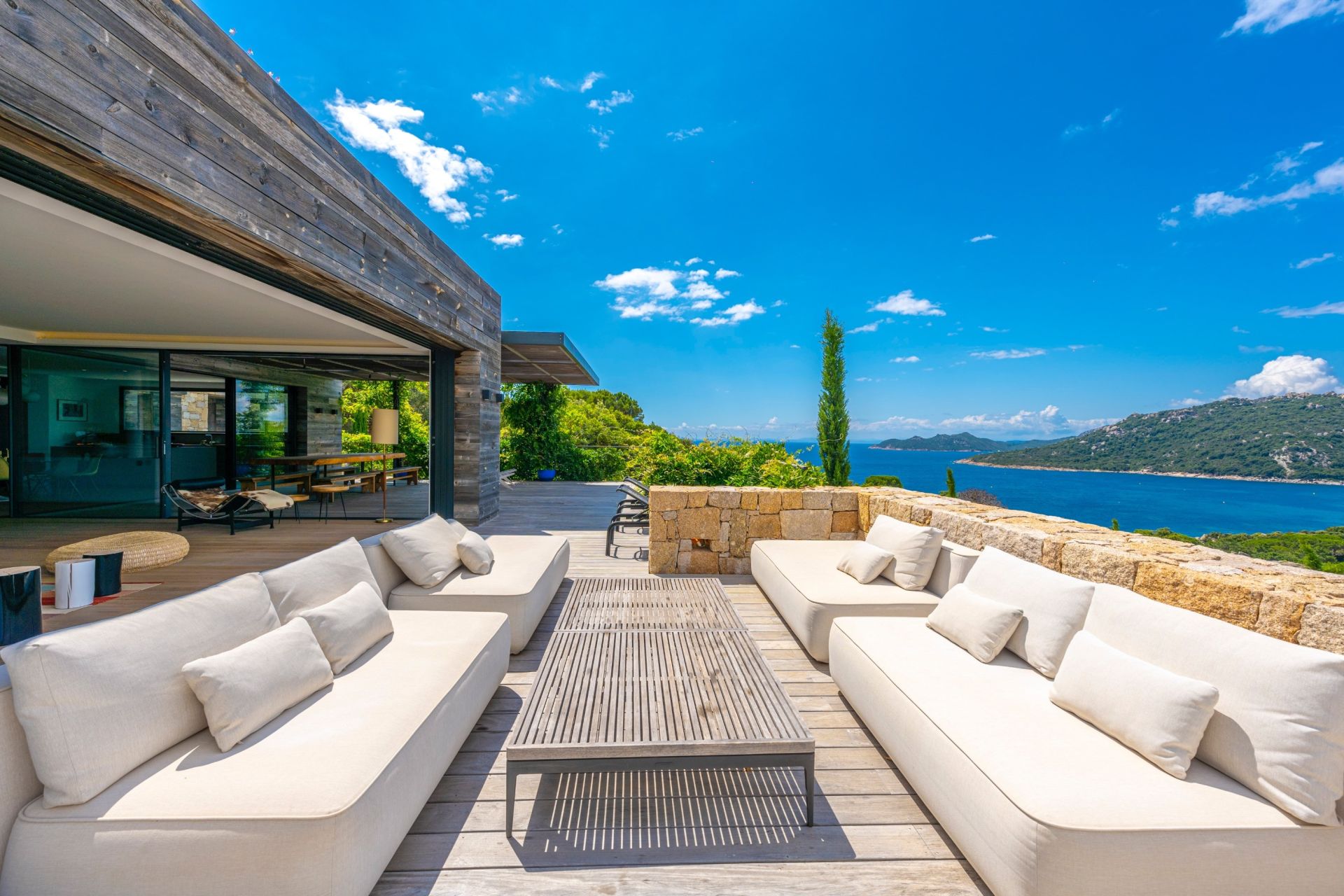 villa de luxe 14 Pièces en location saisonnière sur PORTO VECCHIO (20137)