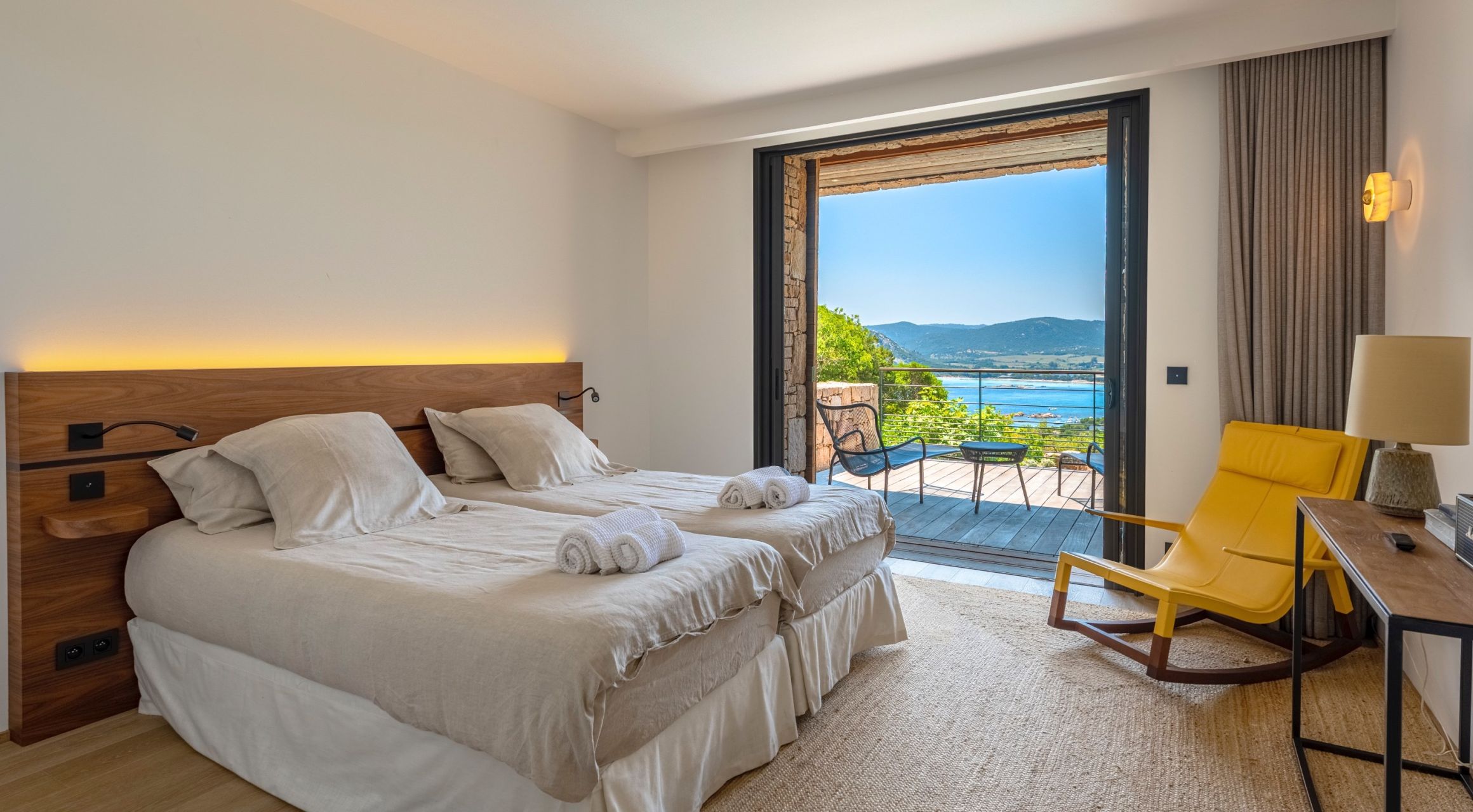 villa de luxe 14 Pièces en location saisonnière sur PORTO VECCHIO (20137)