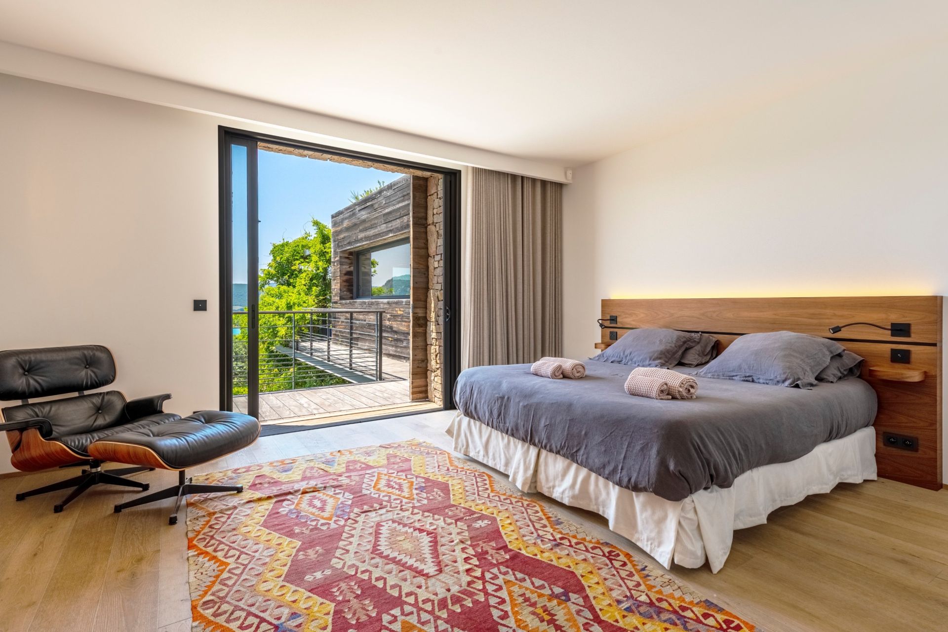 villa de luxe 14 Pièces en location saisonnière sur PORTO VECCHIO (20137)
