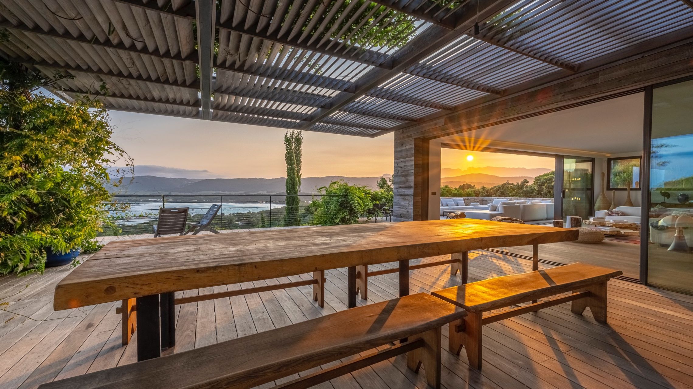 villa de luxe 14 Pièces en location saisonnière sur PORTO VECCHIO (20137)