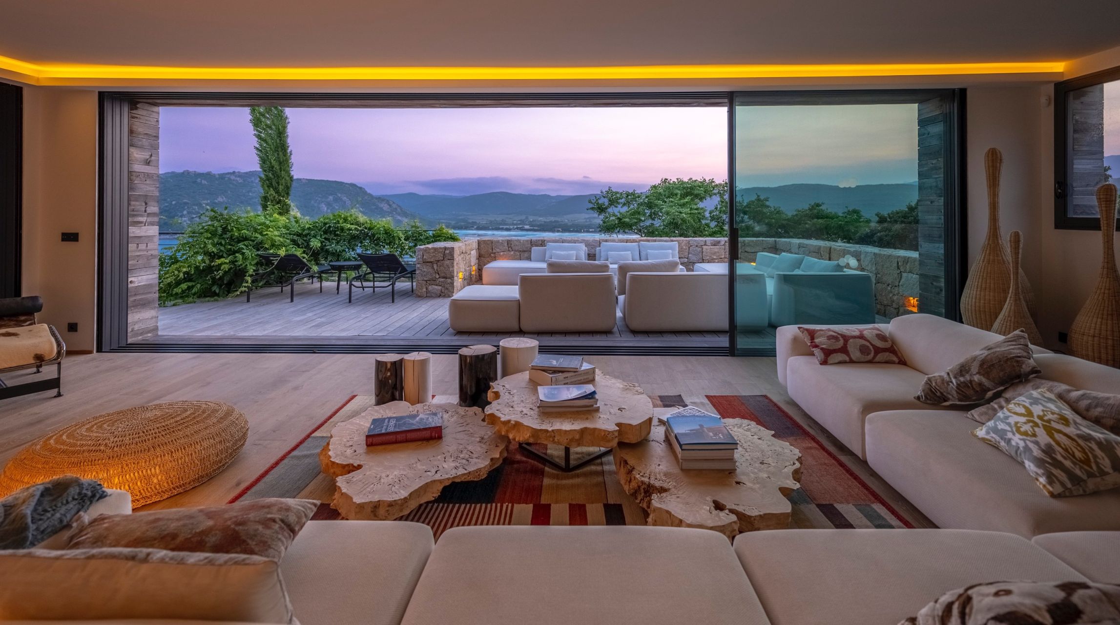 villa de luxe 14 Pièces en location saisonnière sur PORTO VECCHIO (20137)