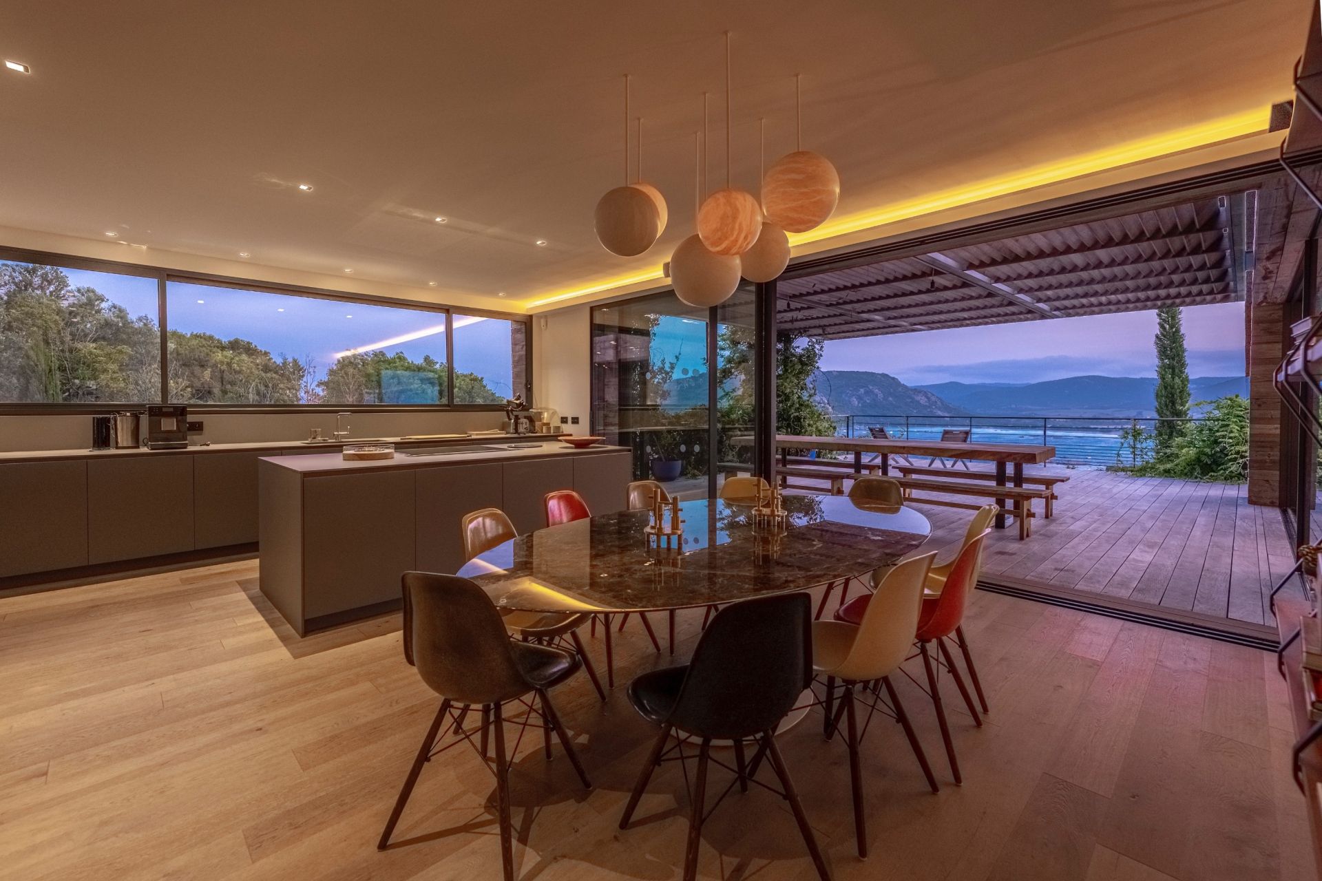 villa de luxe 14 Pièces en location saisonnière sur PORTO VECCHIO (20137)