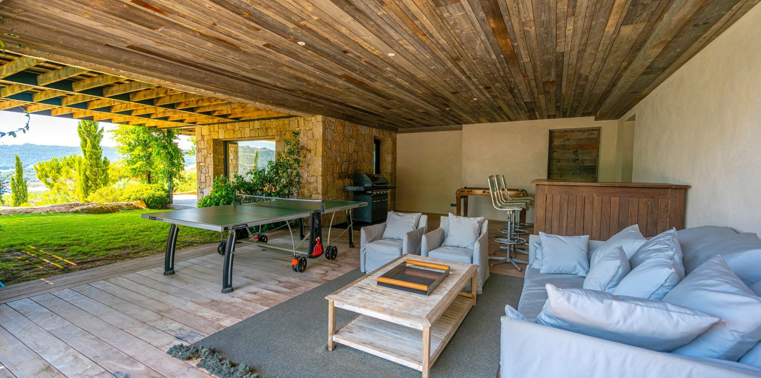 villa de luxe 14 Pièces en location saisonnière sur PORTO VECCHIO (20137)