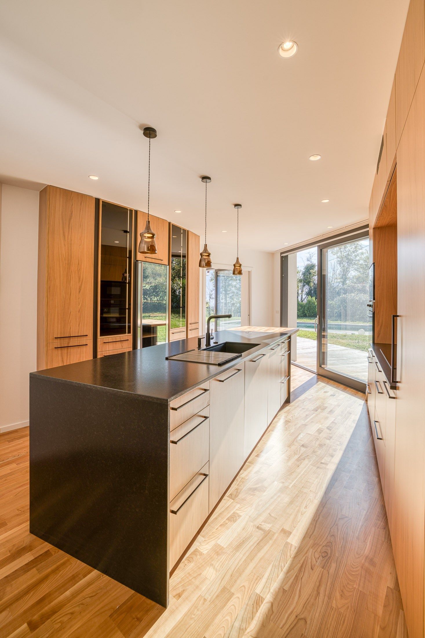 luxury house 8 Rooms for sale on SEVRIER (74320)