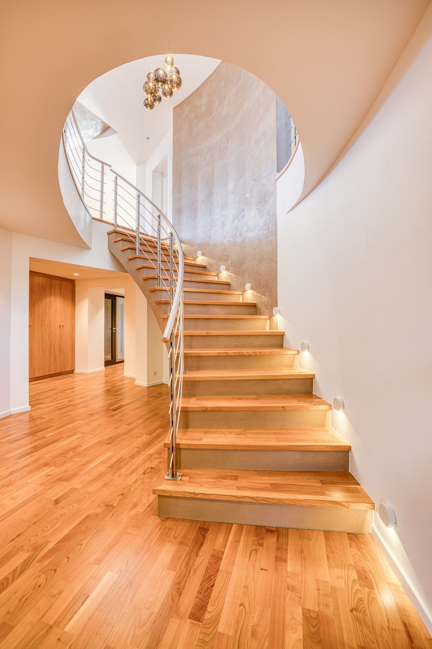 luxury house 8 Rooms for sale on SEVRIER (74320)