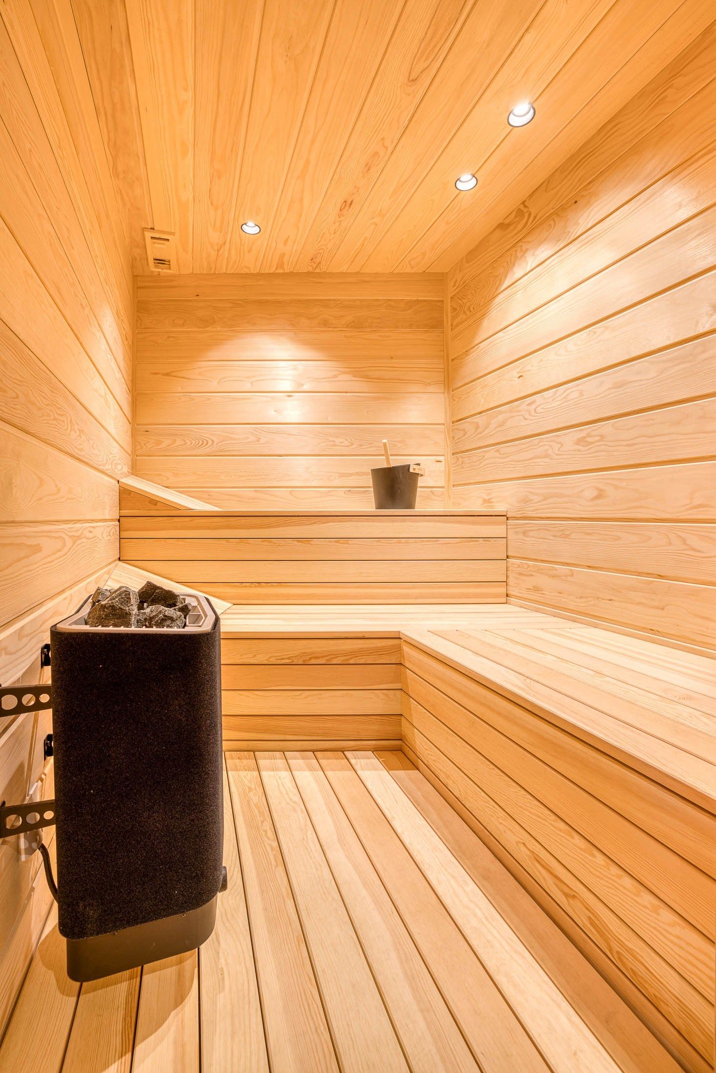 luxury house 8 Rooms for sale on SEVRIER (74320)