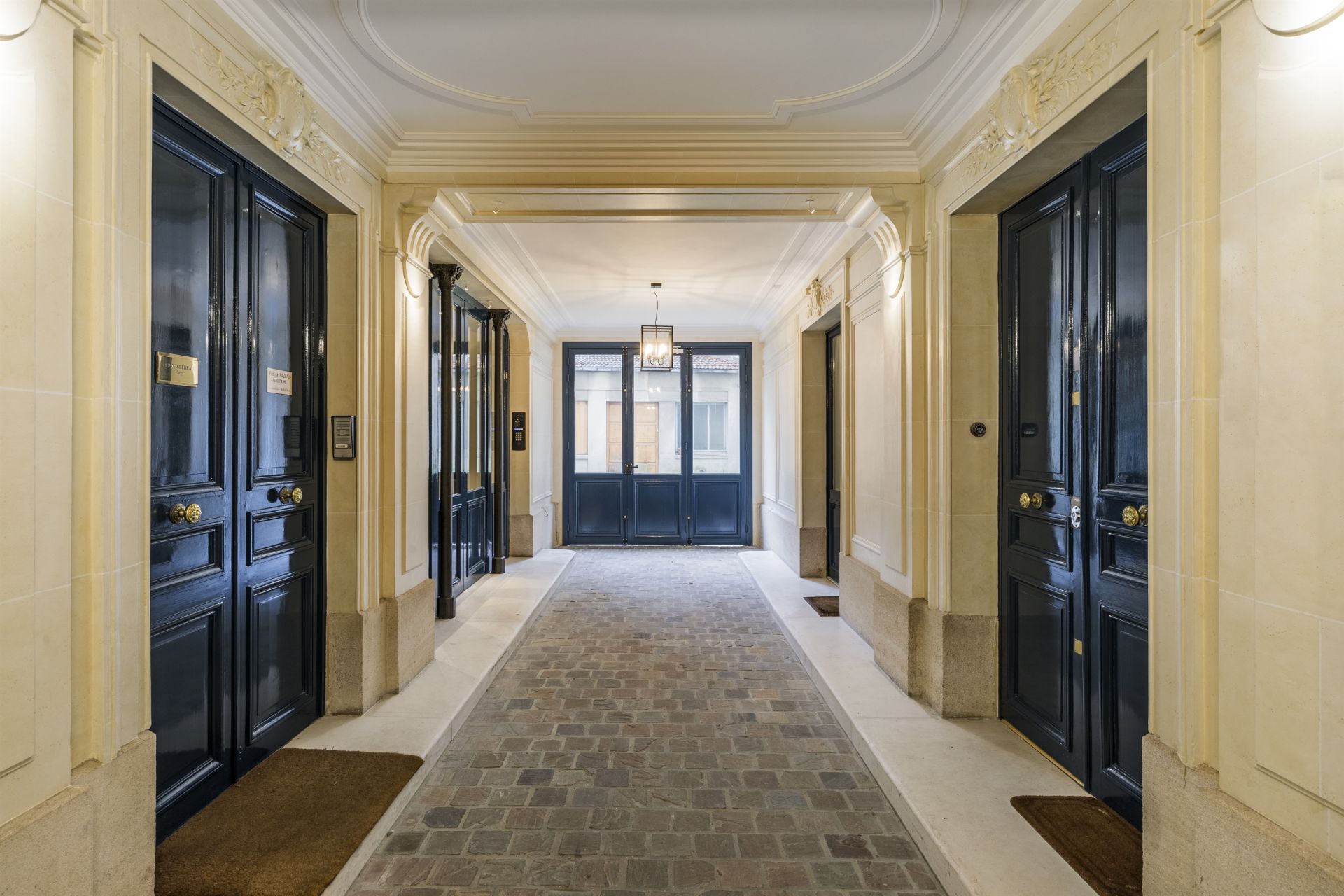 luxury apartment 5 Rooms for seasonal rent on PARIS (75007)