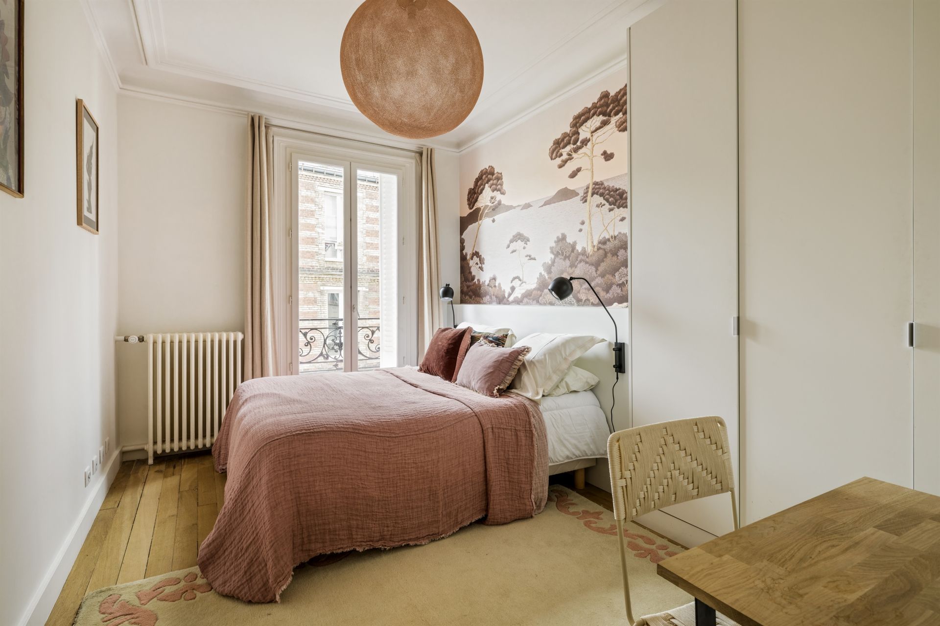 luxury apartment 5 Rooms for seasonal rent on PARIS (75007)