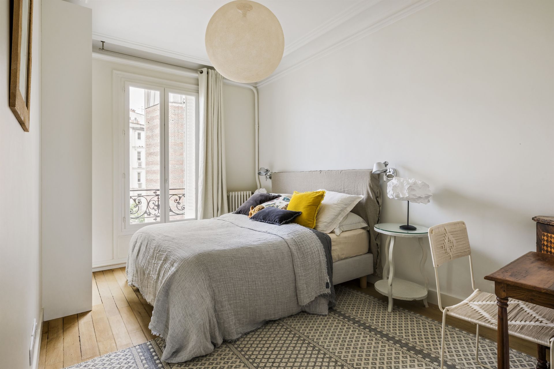 luxury apartment 5 Rooms for seasonal rent on PARIS (75007)
