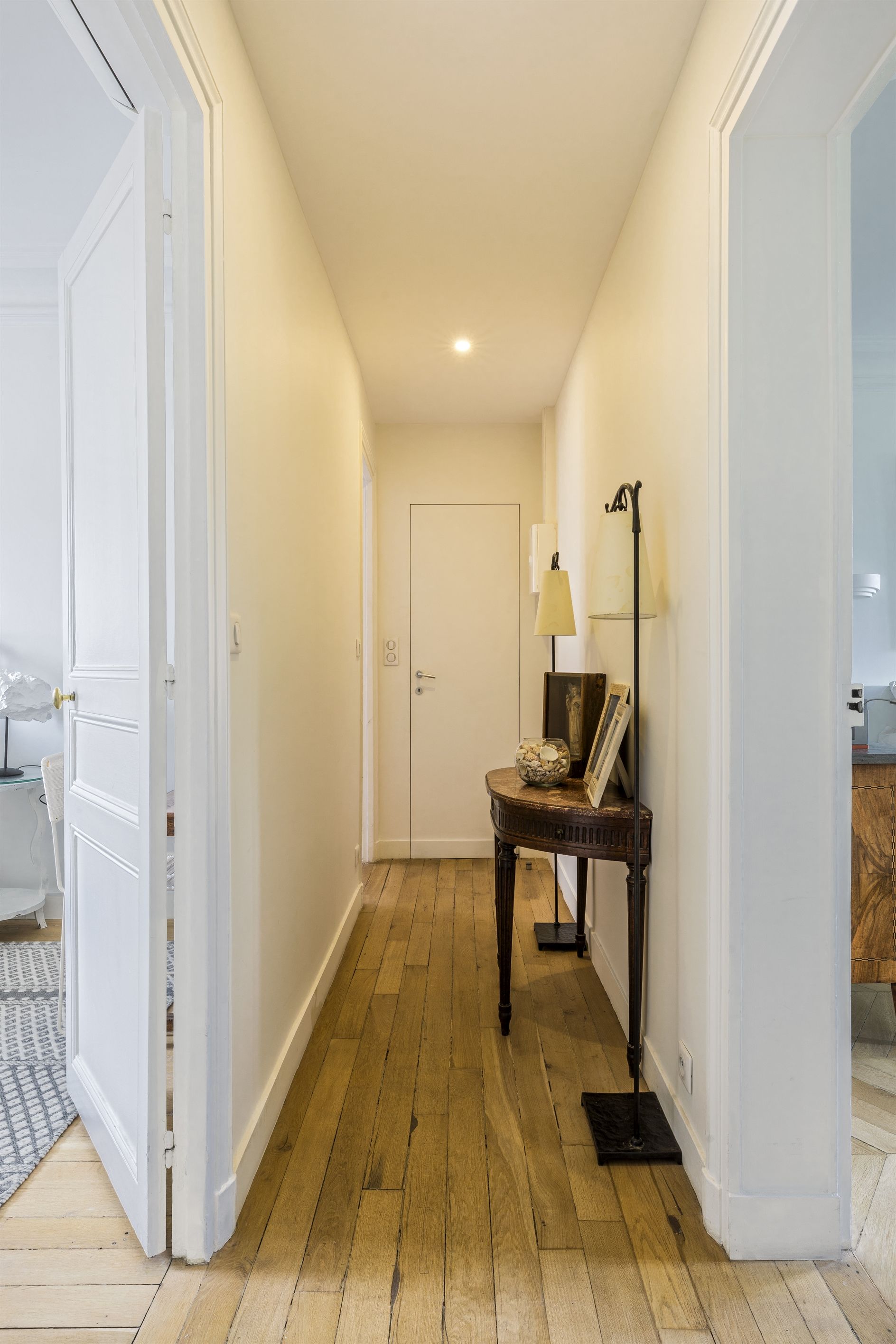 luxury apartment 5 Rooms for seasonal rent on PARIS (75007)