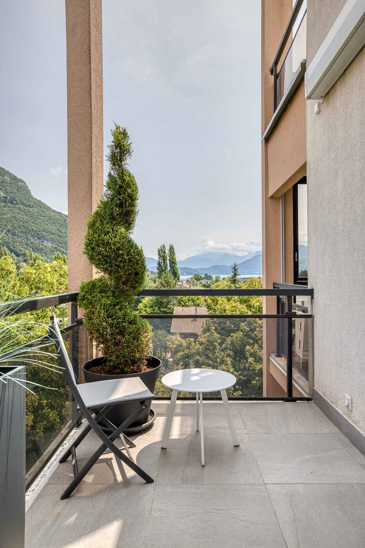 luxury apartment 4 Rooms for sale on ANNECY LE VIEUX (74940)