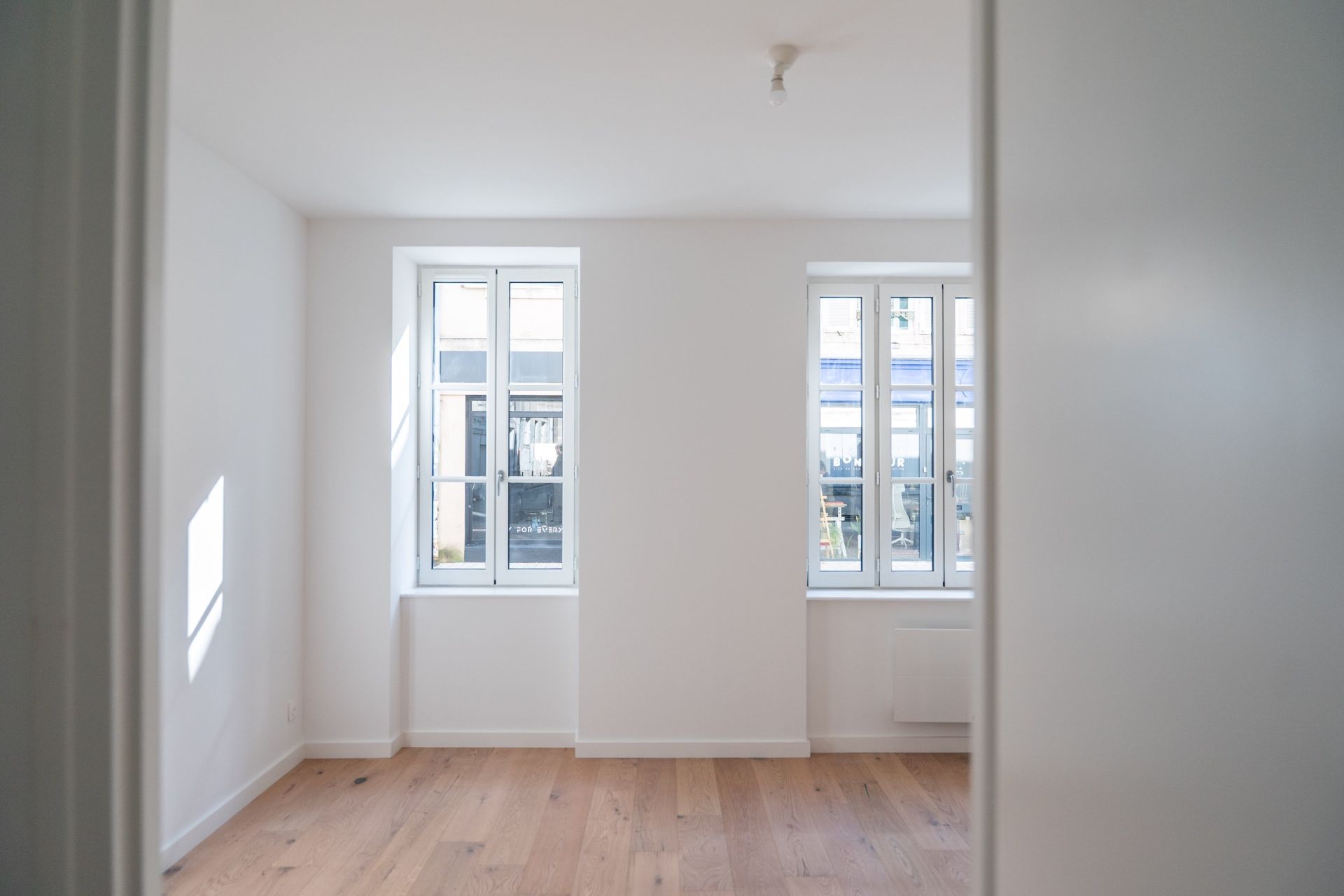 building for sale on LA ROCHELLE (17000)