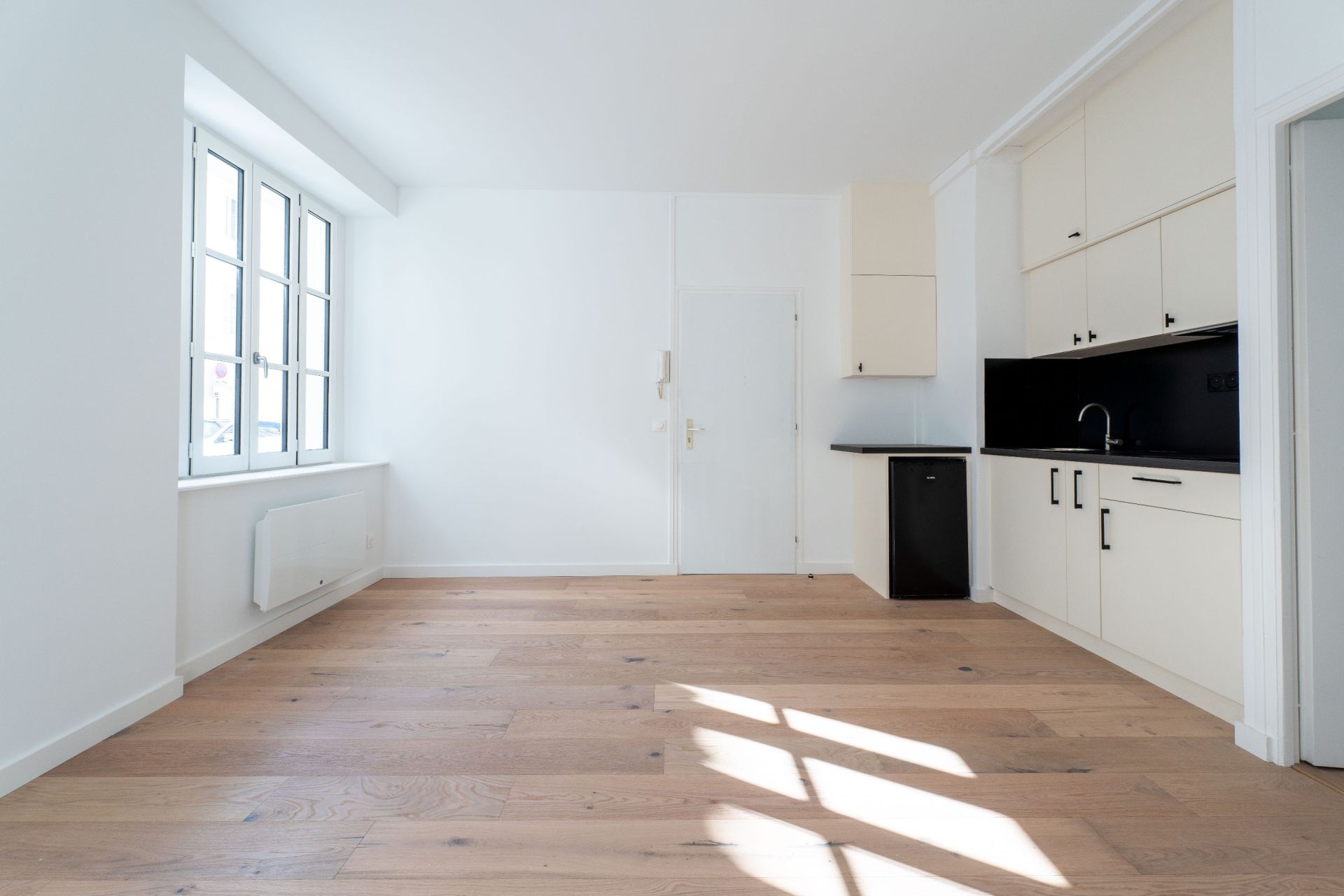 building for sale on LA ROCHELLE (17000)