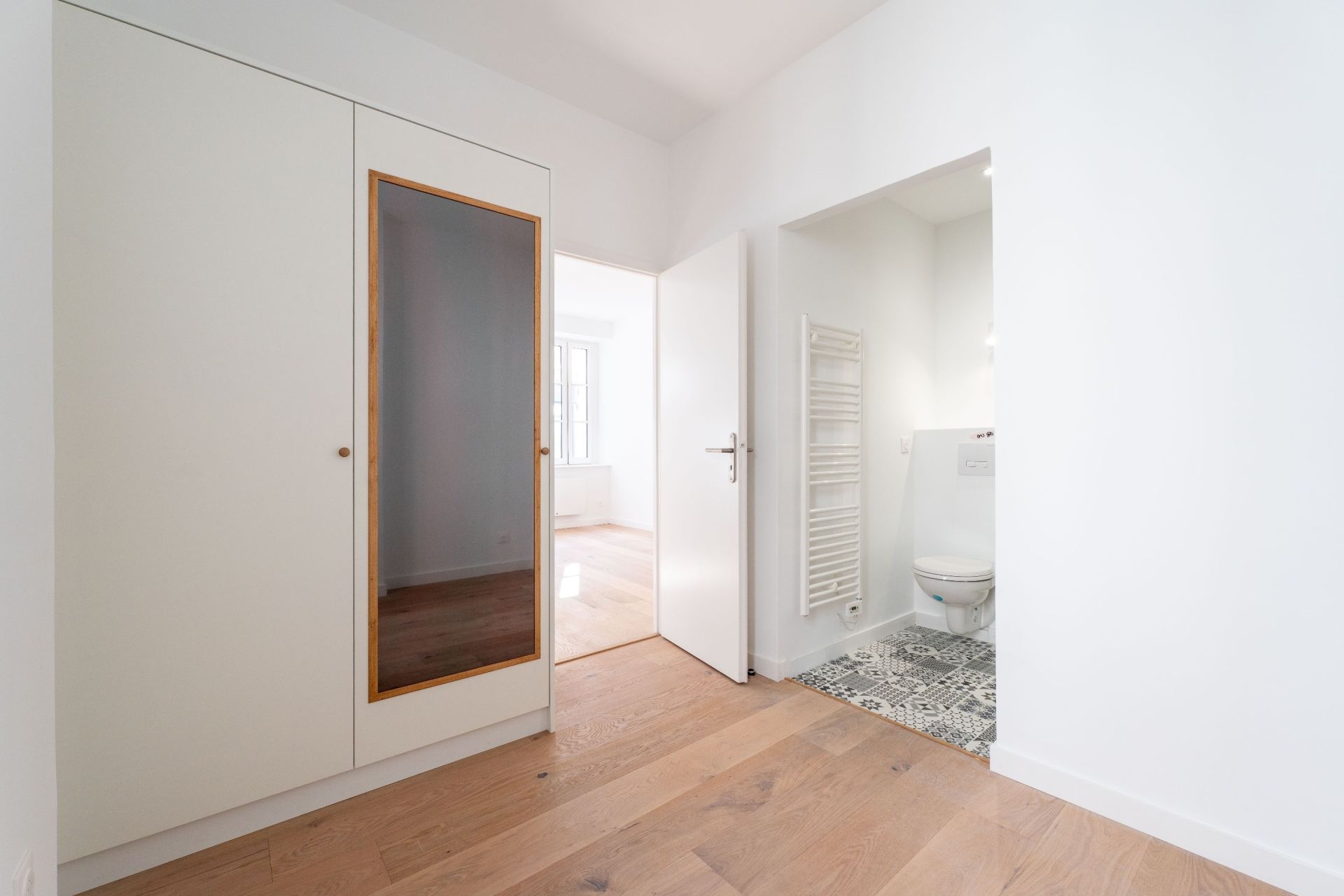 building for sale on LA ROCHELLE (17000)