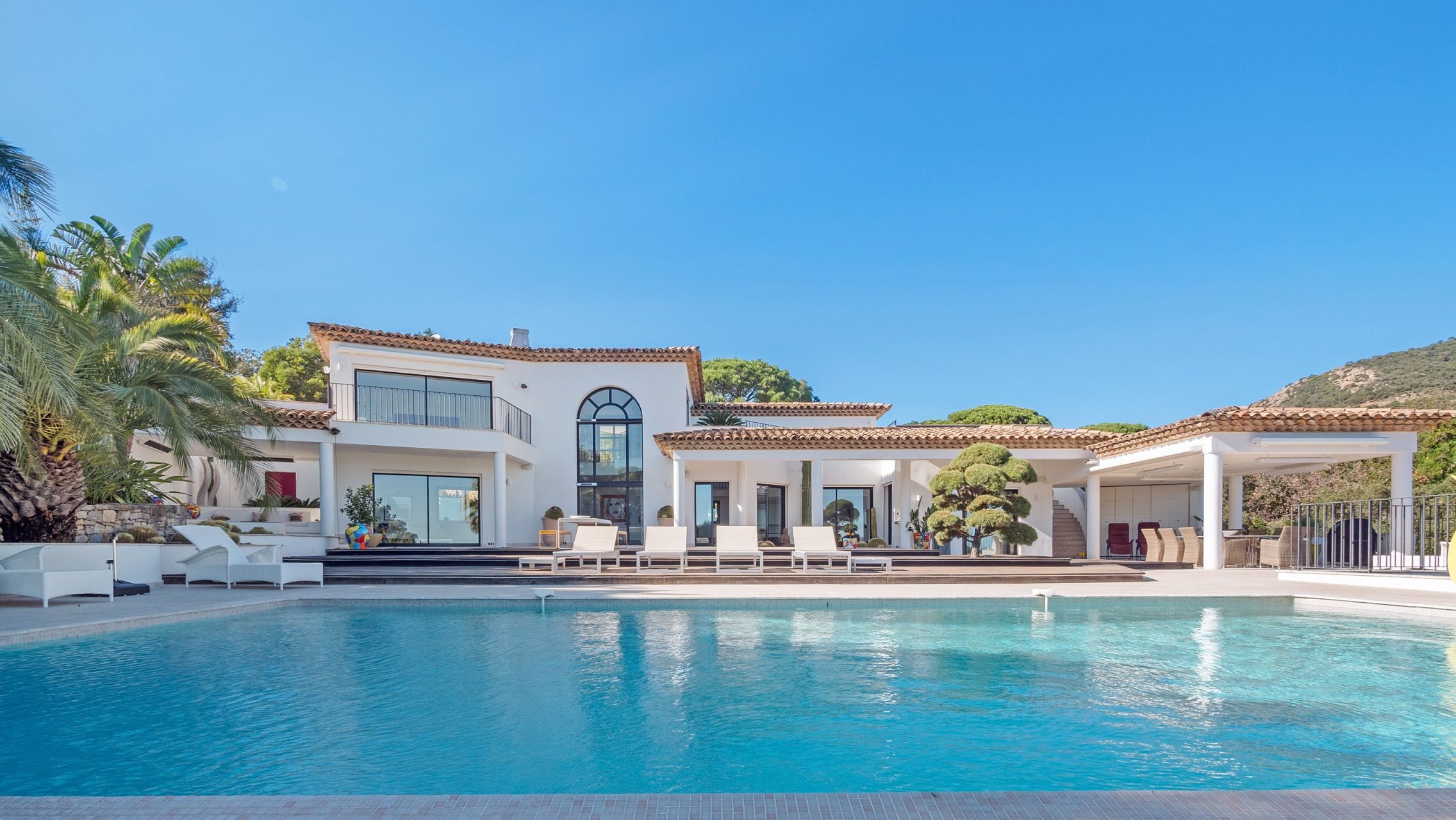 contemporary house 8 Rooms for sale on GRIMAUD (83310)