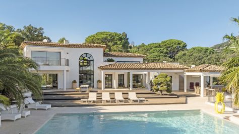 Vente Maison contemporaine Grimaud 8&nbsp;Pièces 320&nbsp;m²