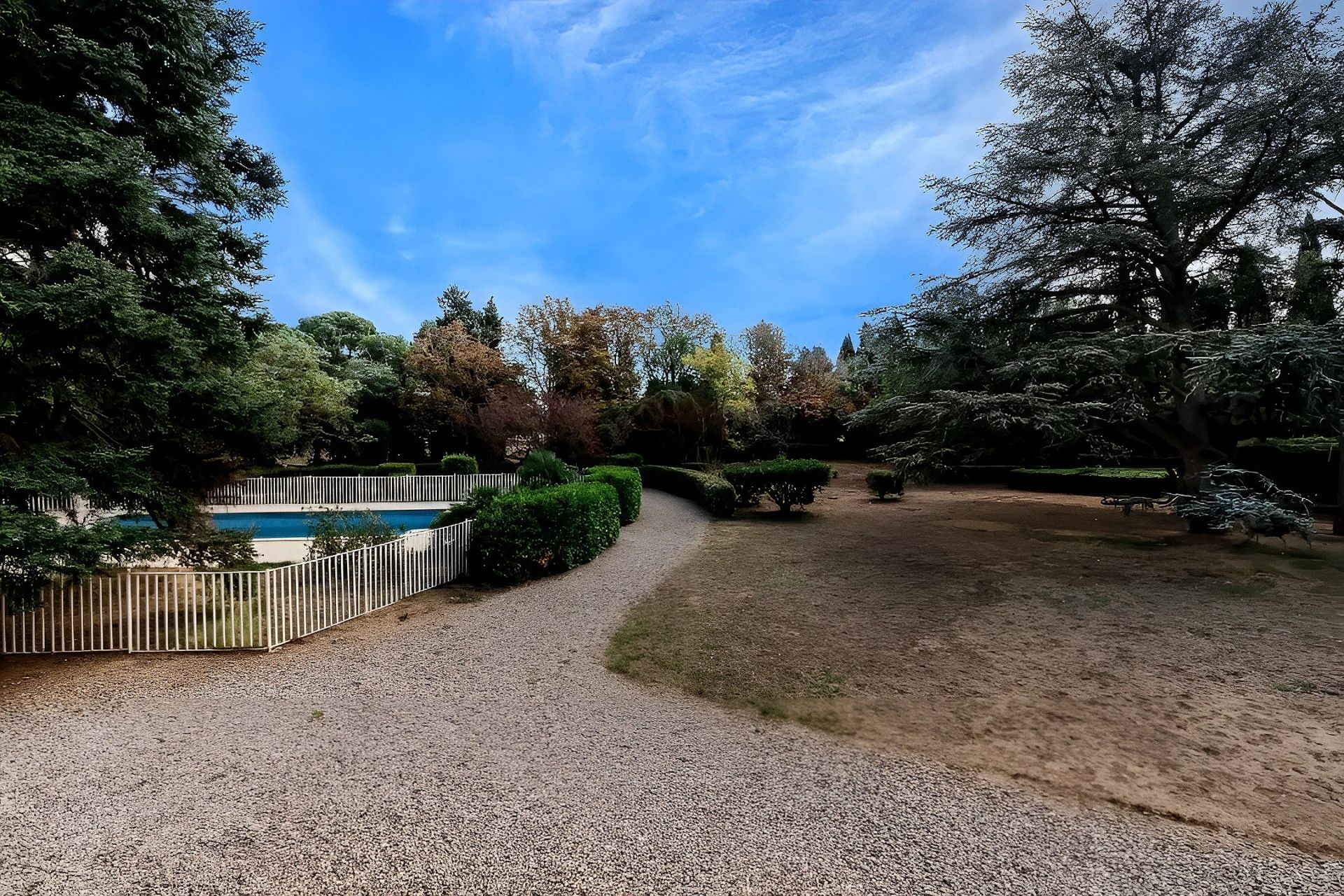 maison de luxe 18 Pièces en vente sur HOMPS (11200)