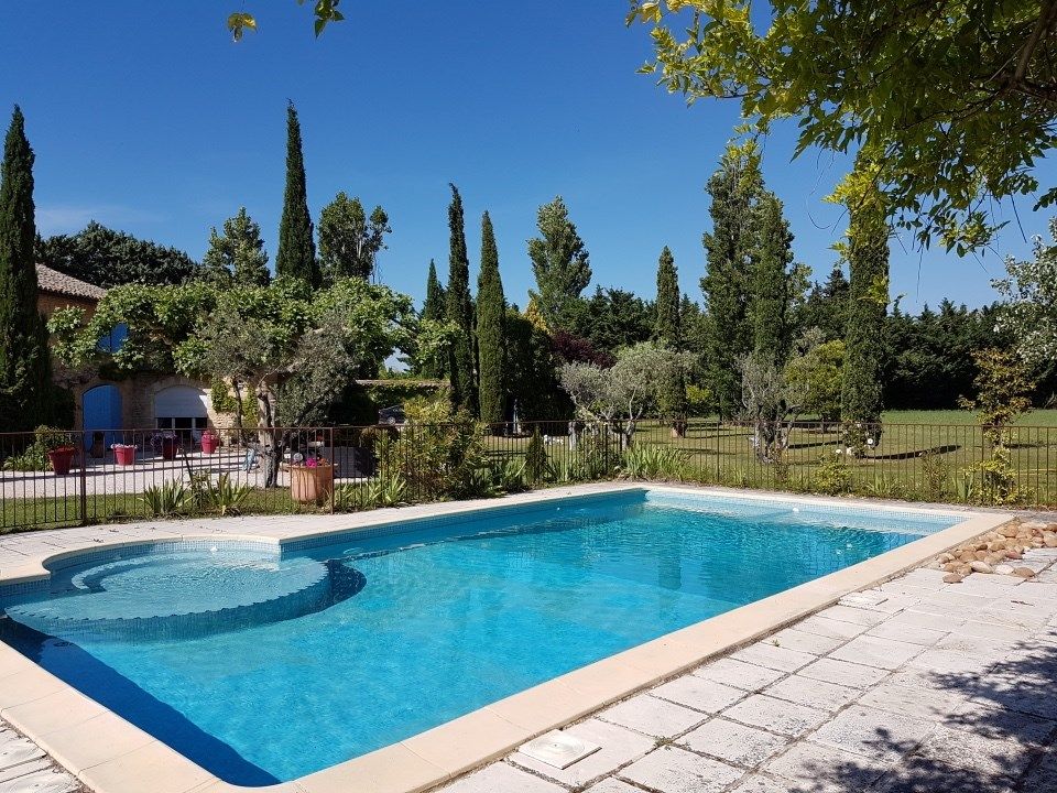 luxury house 19 Rooms for sale on TAILLADES (84300)