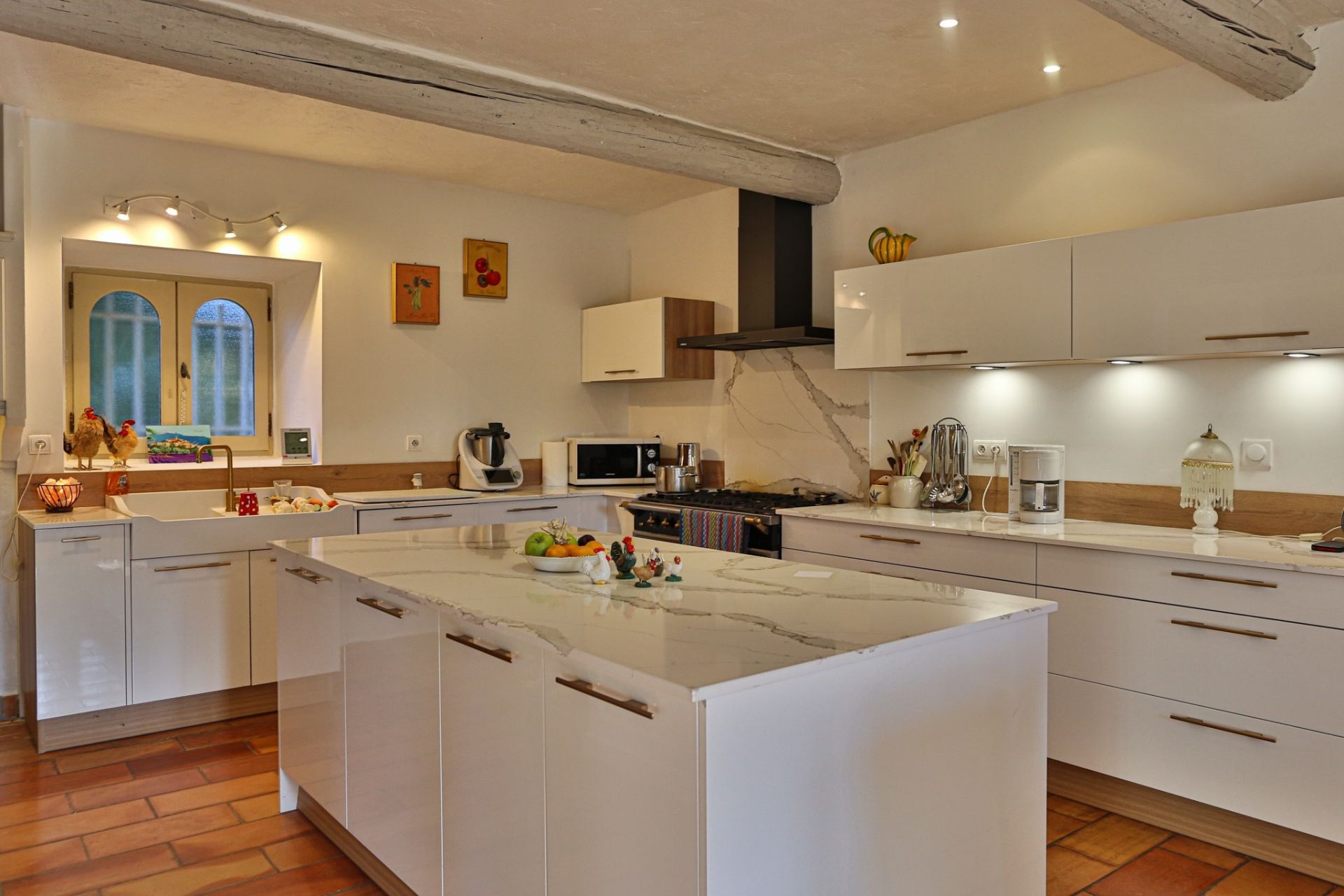 luxury house 19 Rooms for sale on TAILLADES (84300)