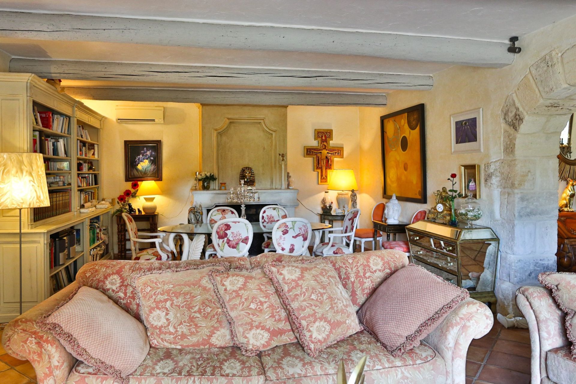 luxury house 19 Rooms for sale on TAILLADES (84300)