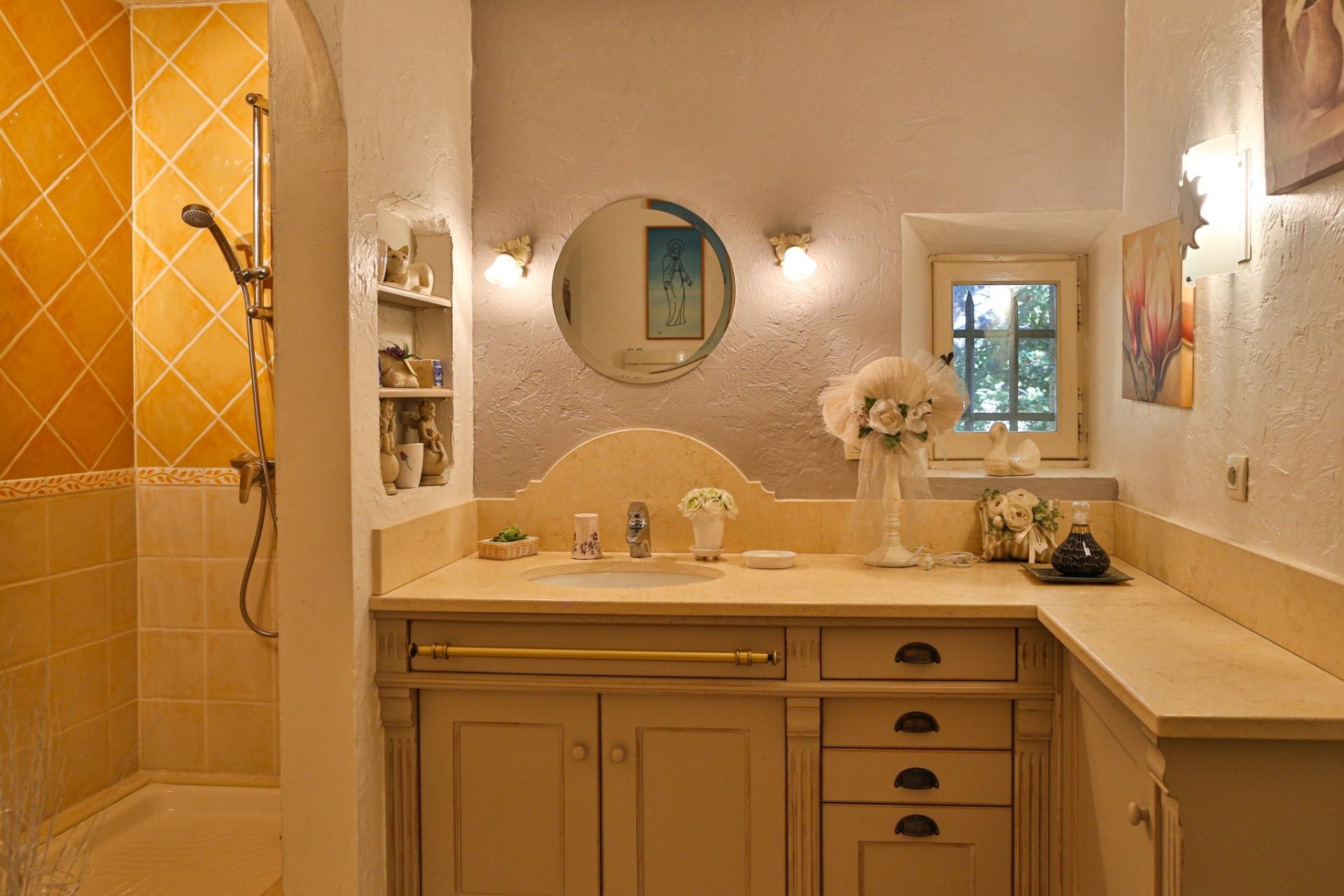 luxury house 19 Rooms for sale on TAILLADES (84300)