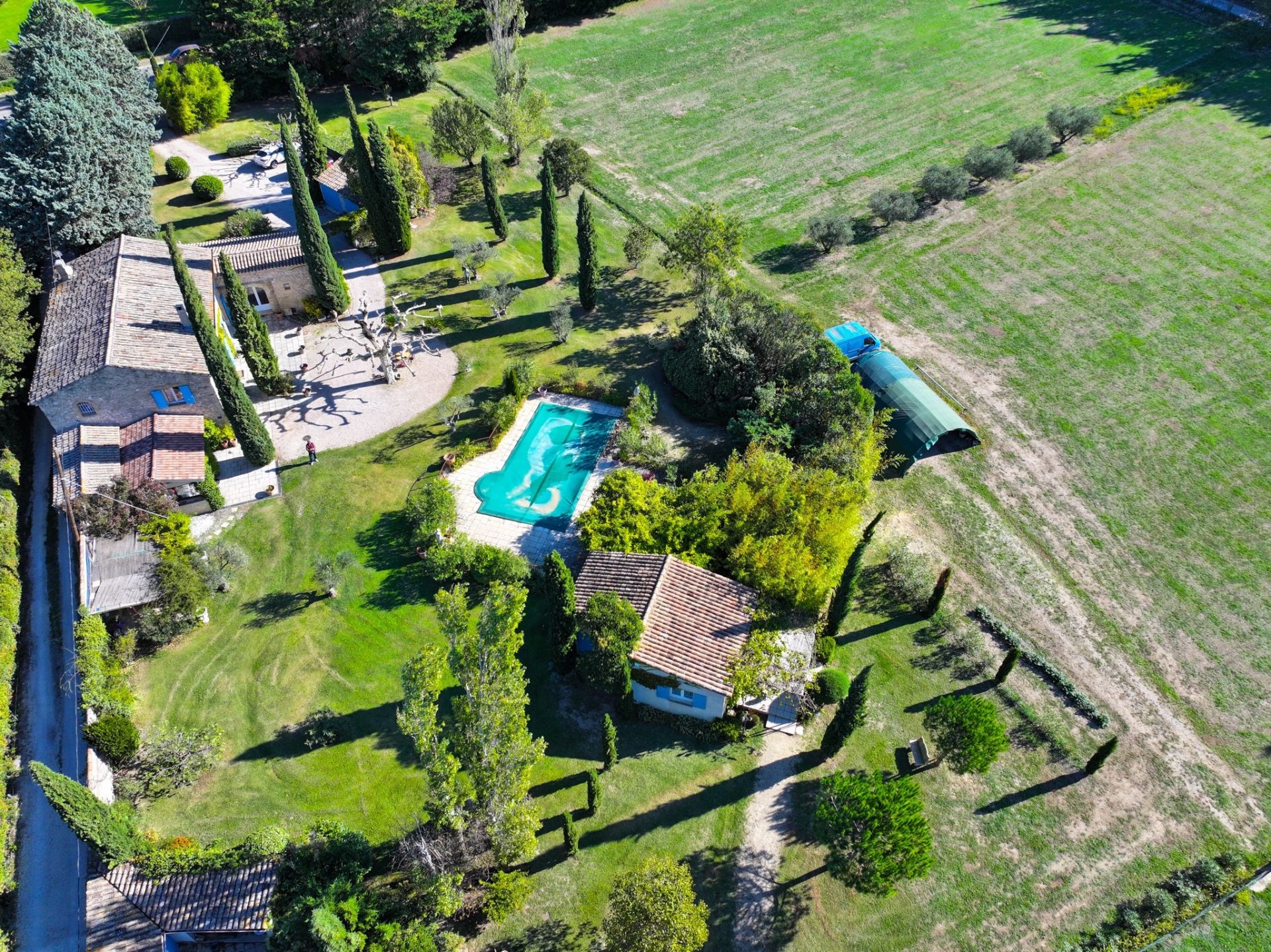 luxury house 19 Rooms for sale on TAILLADES (84300)