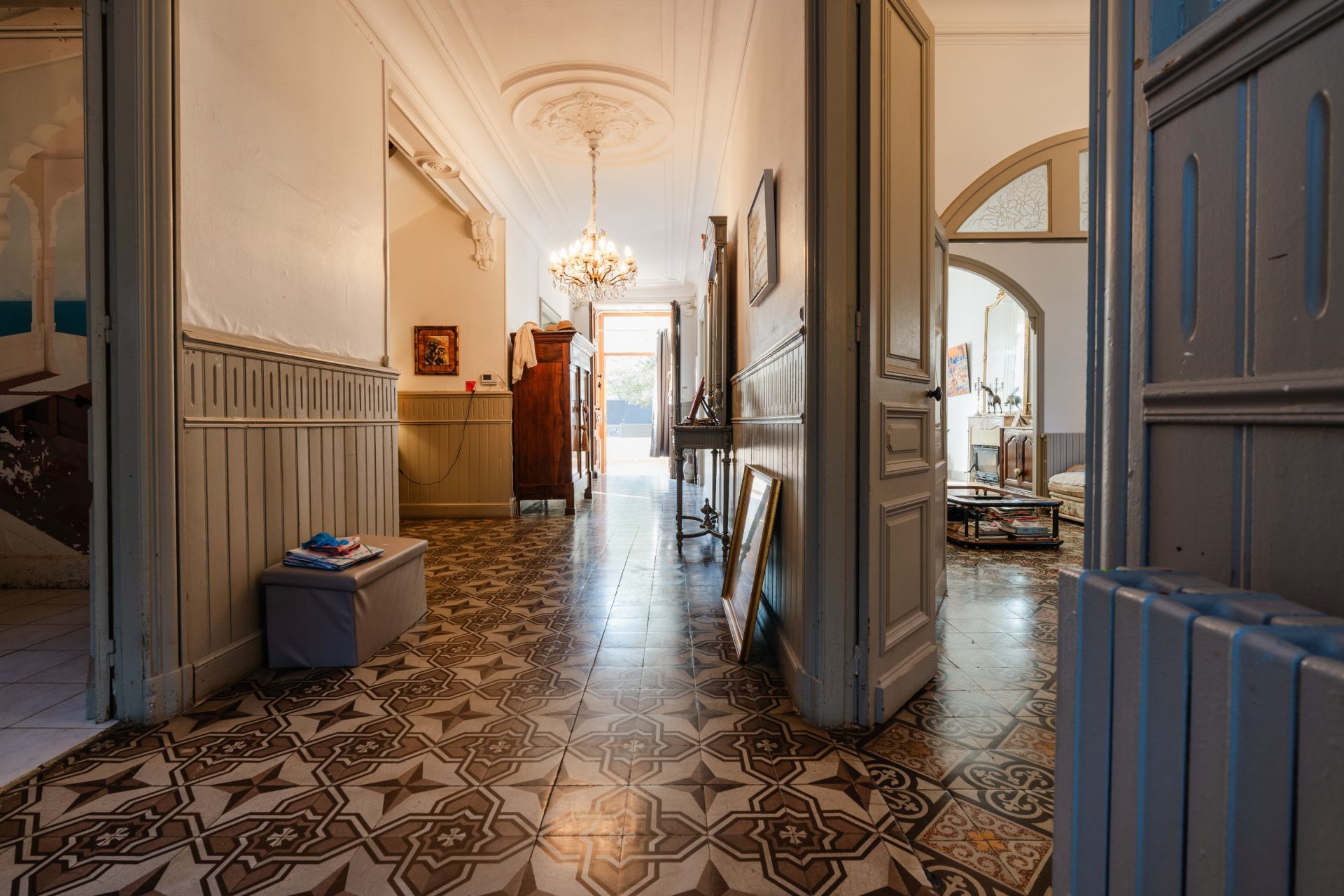 luxury house 9 Rooms for sale on SALLES D AUDE (11110)