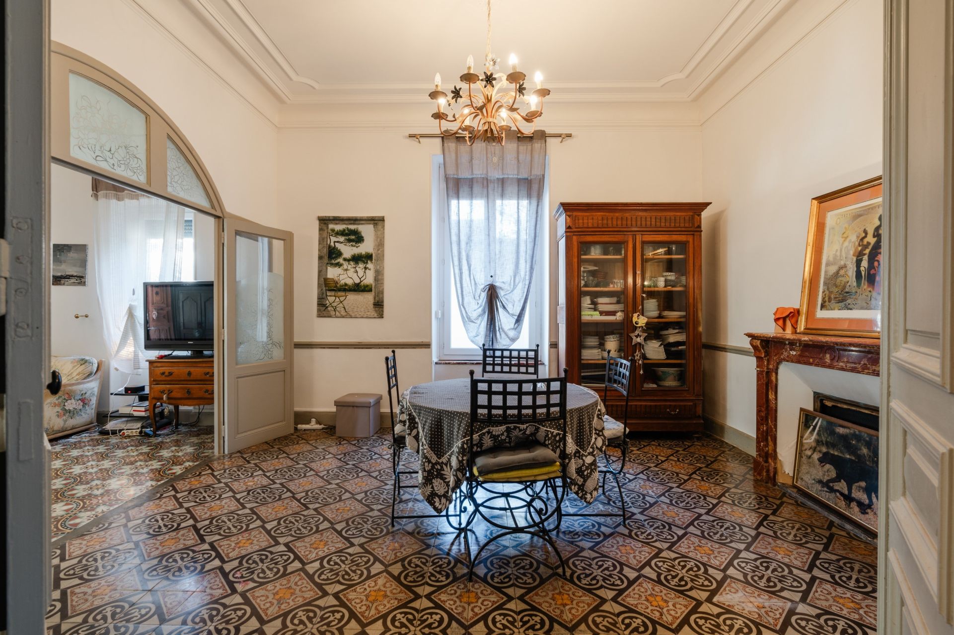 luxury house 9 Rooms for sale on SALLES D AUDE (11110)