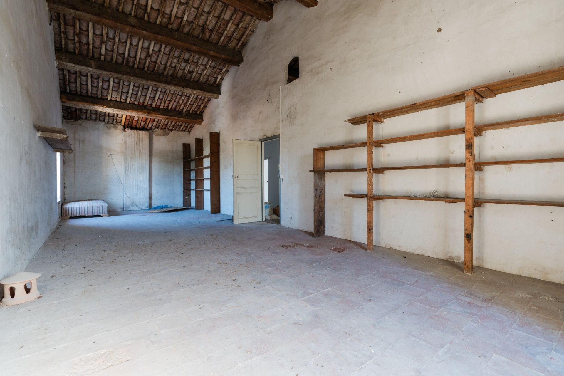 luxury house 9 Rooms for sale on SALLES D AUDE (11110)