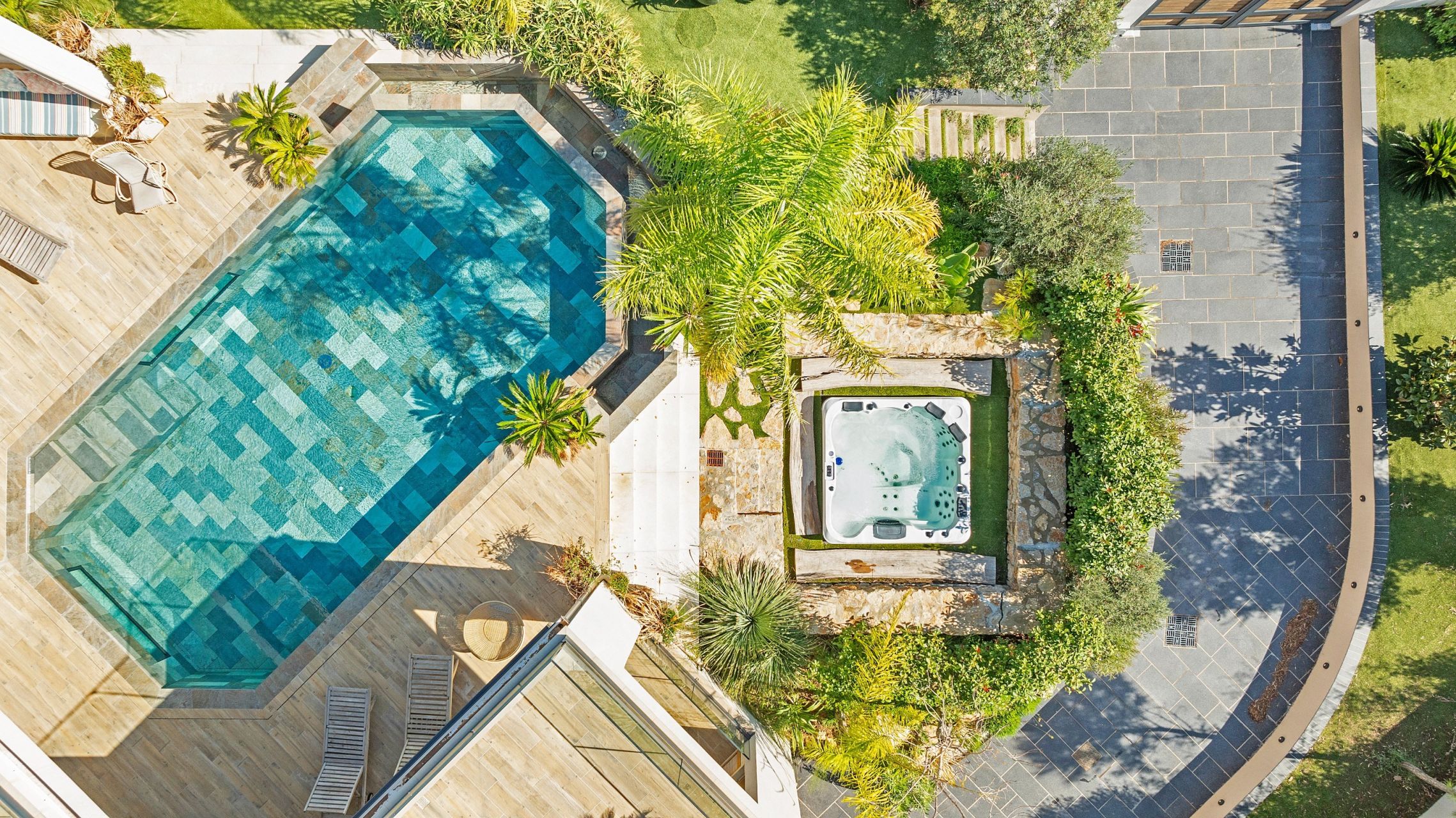 luxury villa 10 Rooms for sale on STE MAXIME (83120)