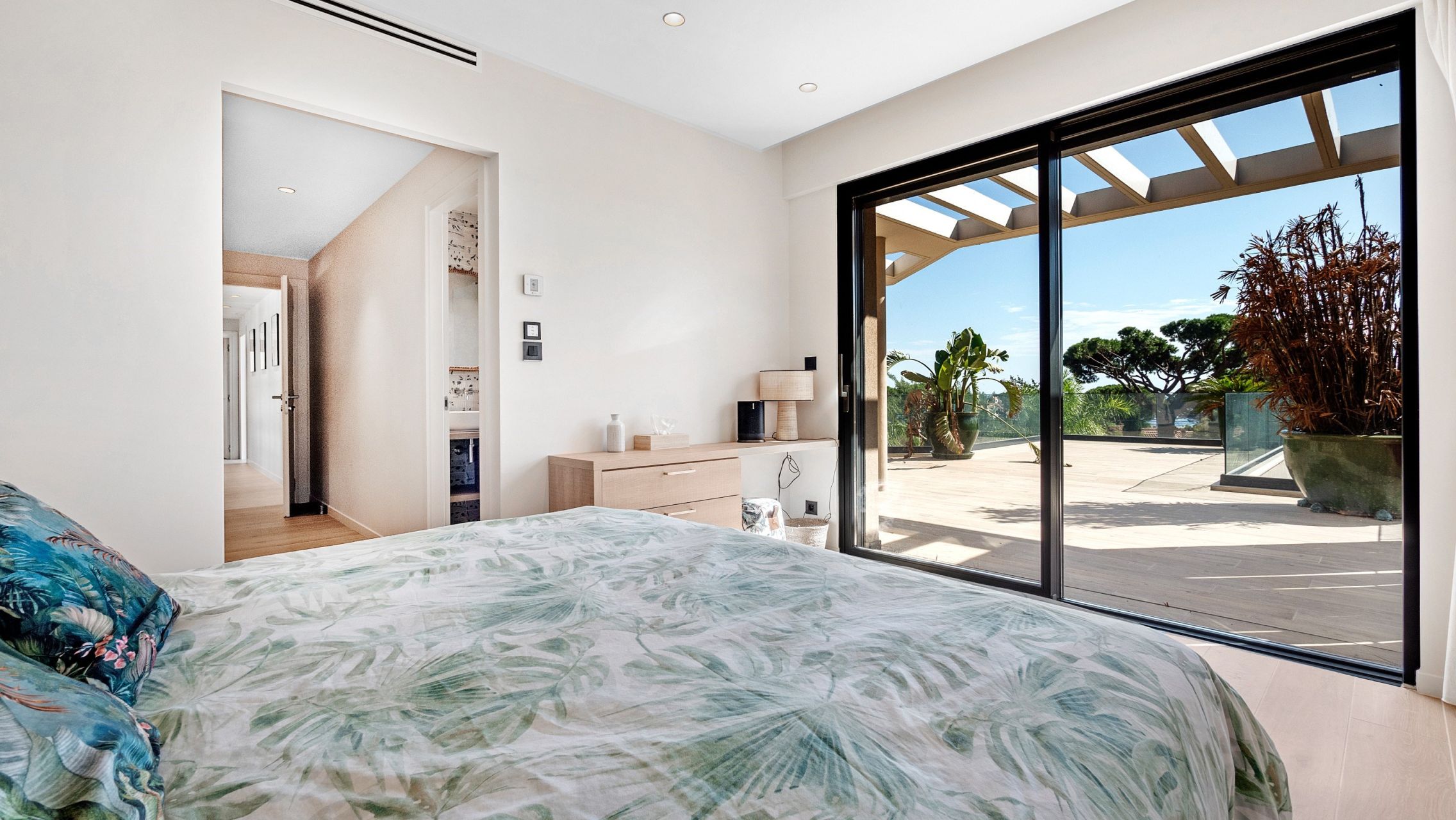 luxury villa 10 Rooms for sale on STE MAXIME (83120)