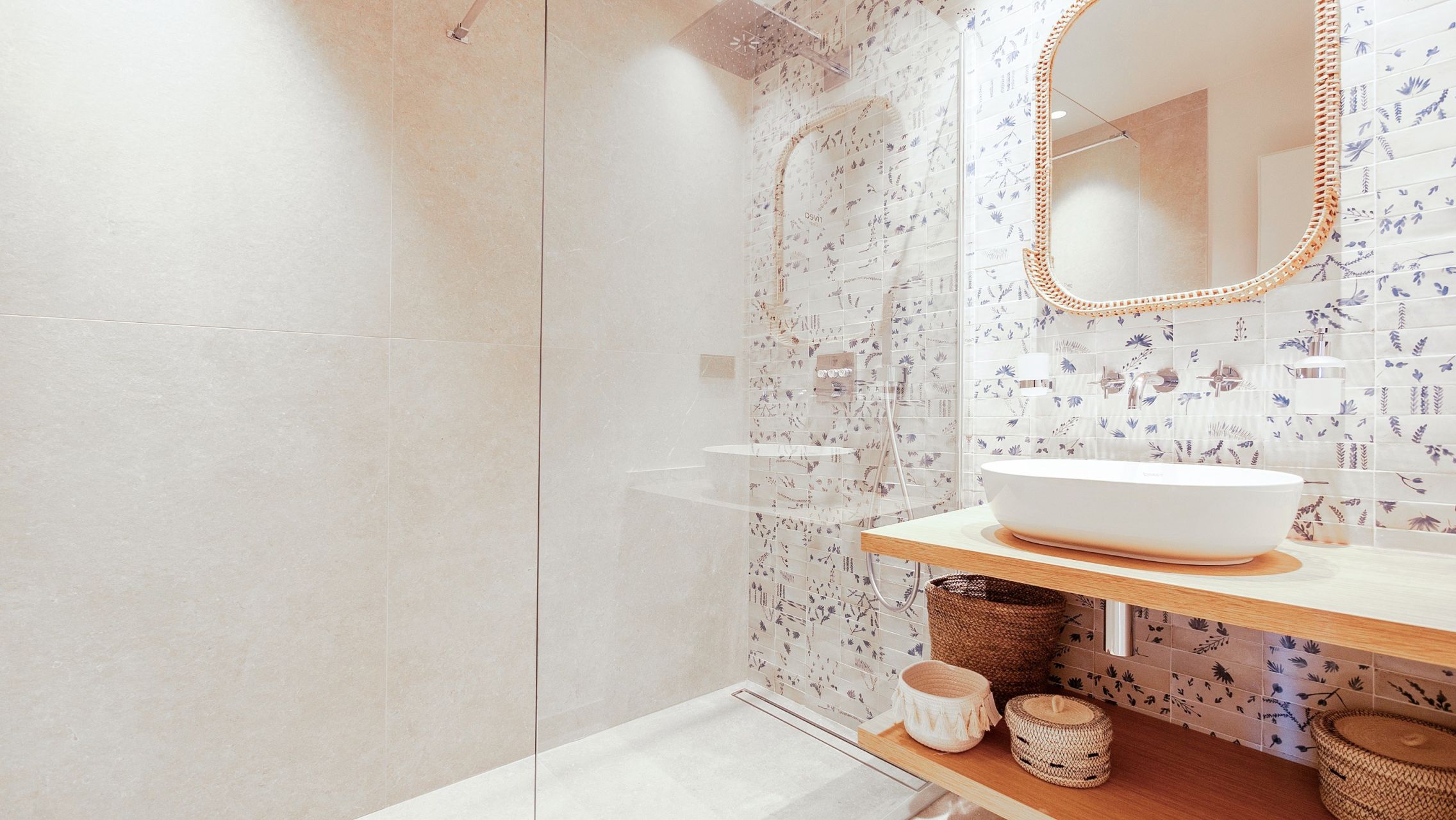 luxury villa 10 Rooms for sale on STE MAXIME (83120)