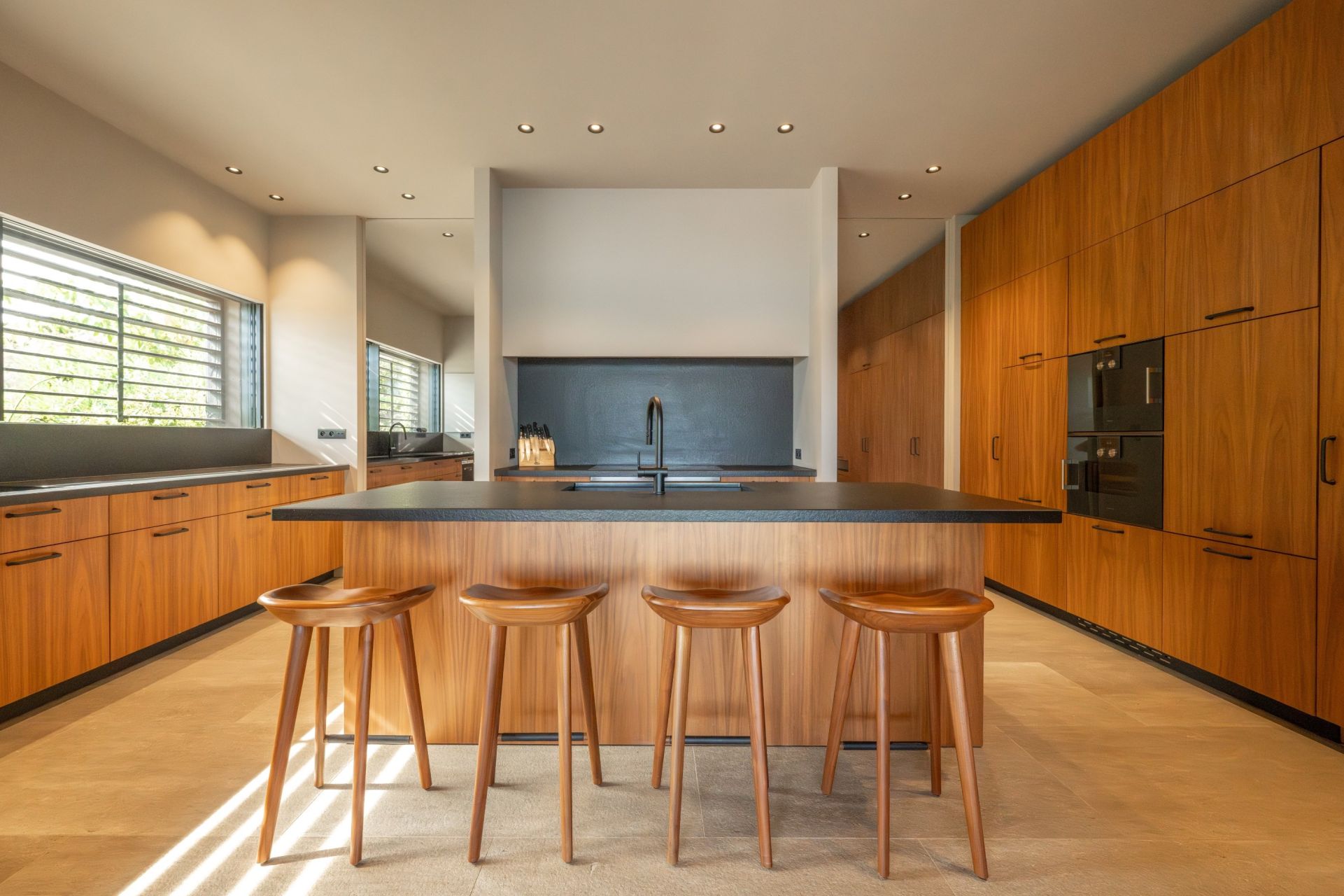 luxury villa 9 Rooms for seasonal rent on STE LUCIE DE PORTO VECCHIO (20144)