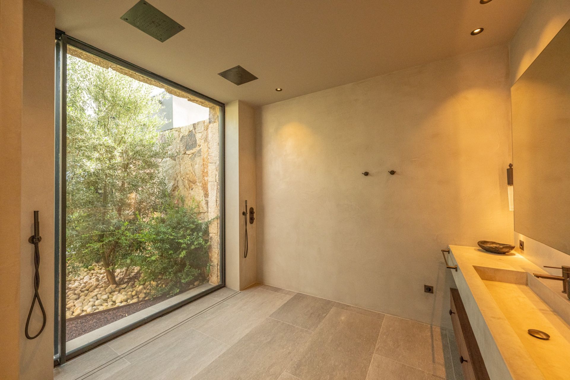 luxury villa 9 Rooms for seasonal rent on STE LUCIE DE PORTO VECCHIO (20144)