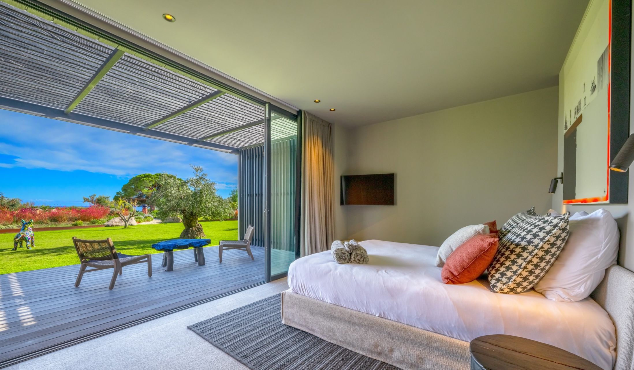 luxury villa 9 Rooms for seasonal rent on STE LUCIE DE PORTO VECCHIO (20144)