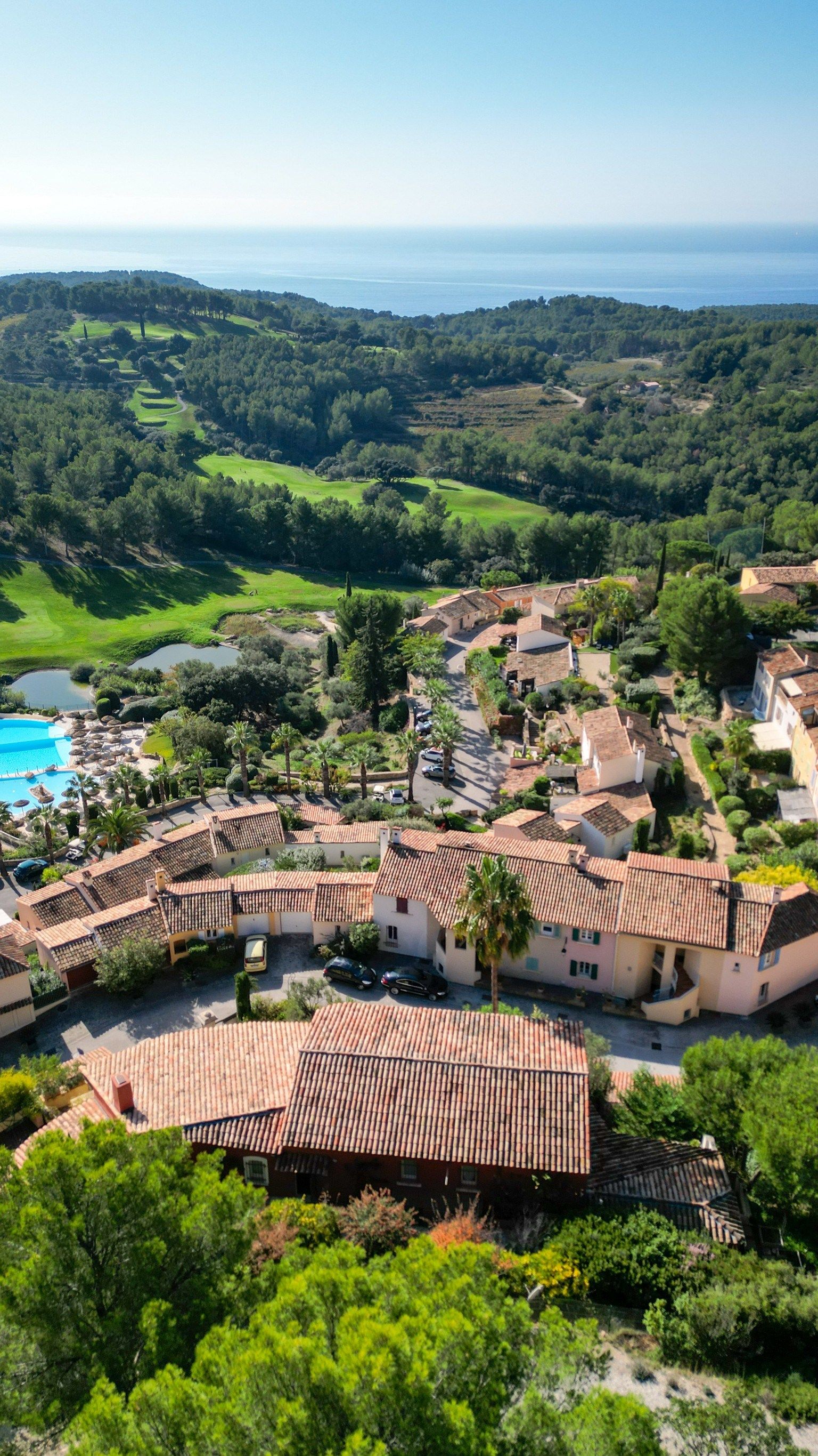 luxury house 7 Rooms for sale on ST CYR SUR MER (83270)