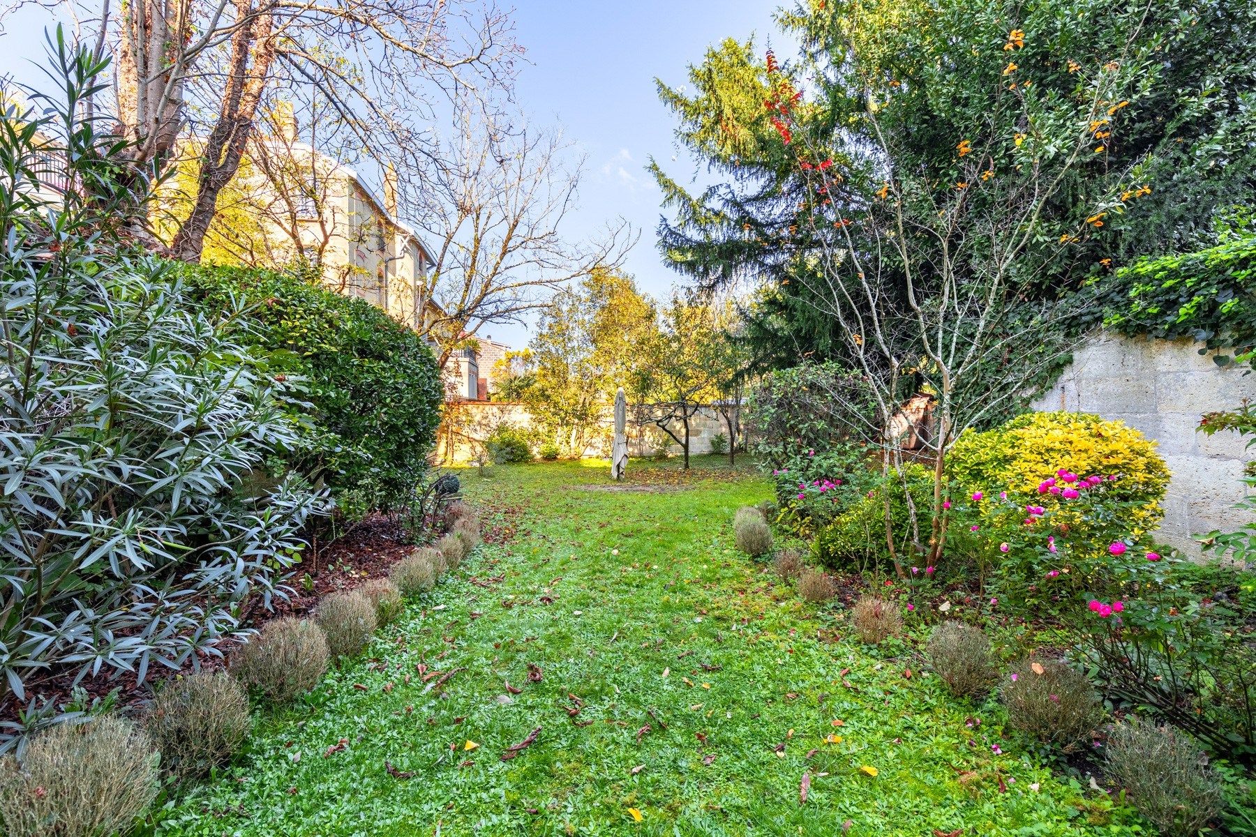 luxury apartment 3 Rooms for sale on BORDEAUX (33000)