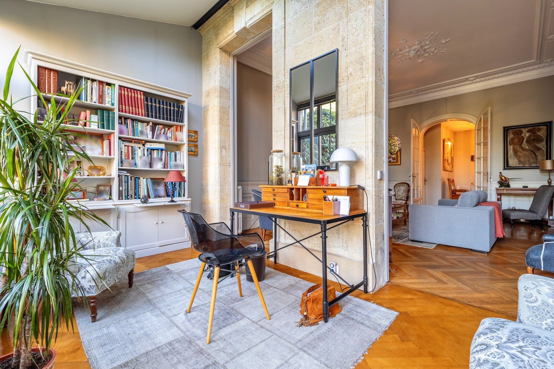 luxury apartment 3 Rooms for sale on BORDEAUX (33000)