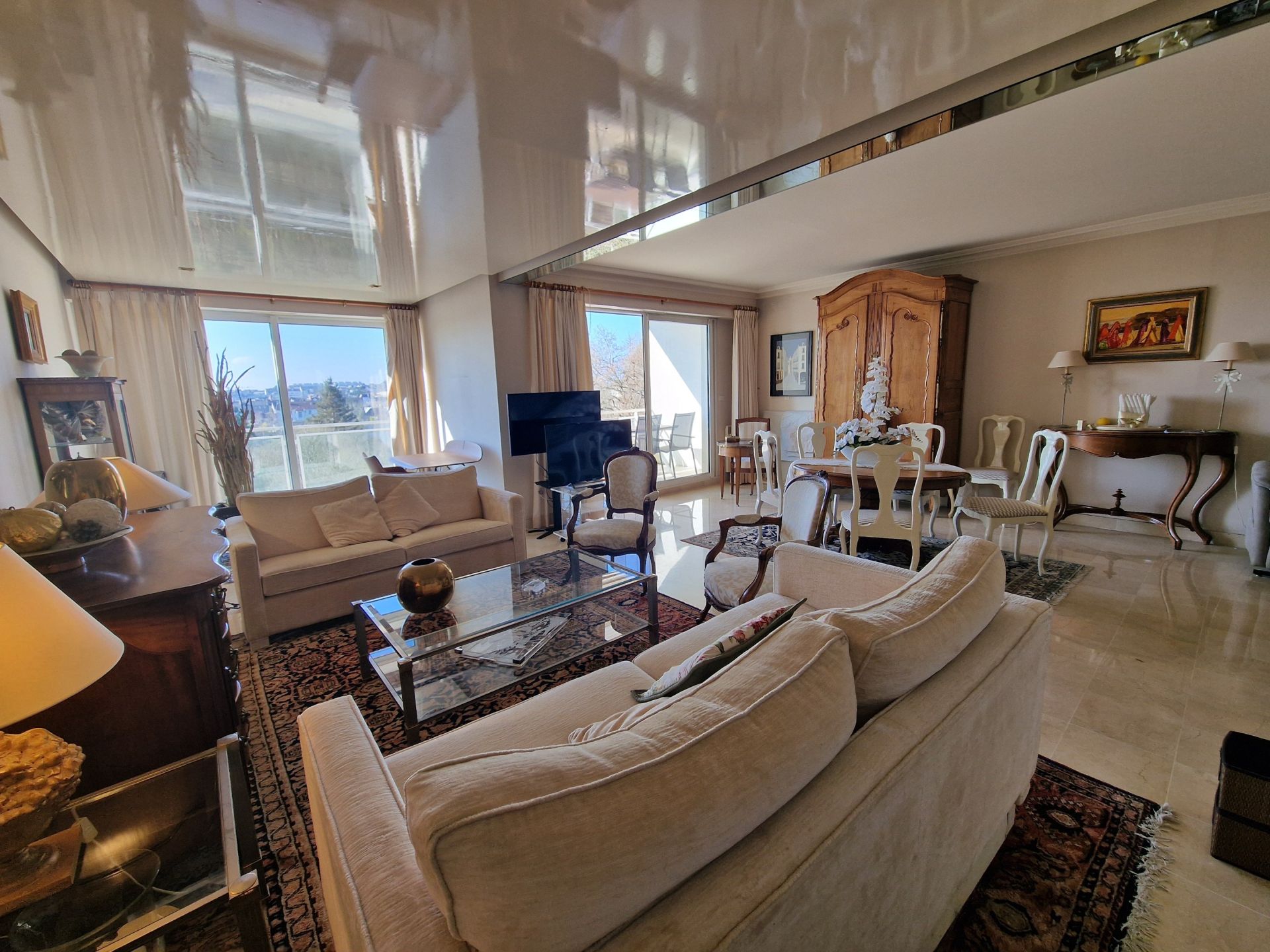 luxury apartment 4 Rooms for sale on NANTES (44100)