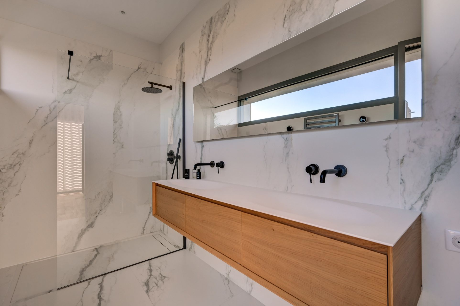 luxury house 8 Rooms for sale on AIX EN PROVENCE (13100)