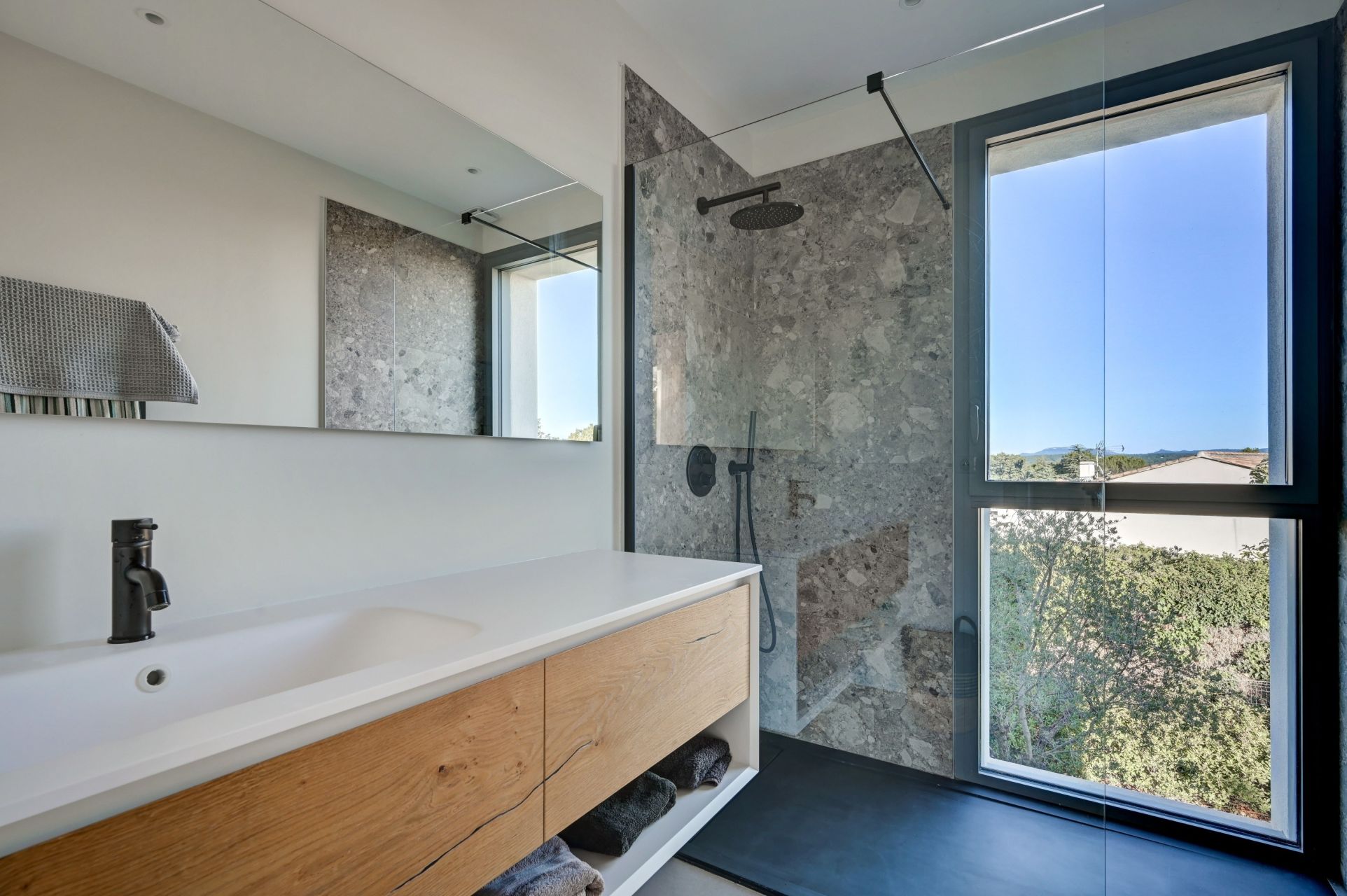 luxury house 8 Rooms for sale on AIX EN PROVENCE (13100)